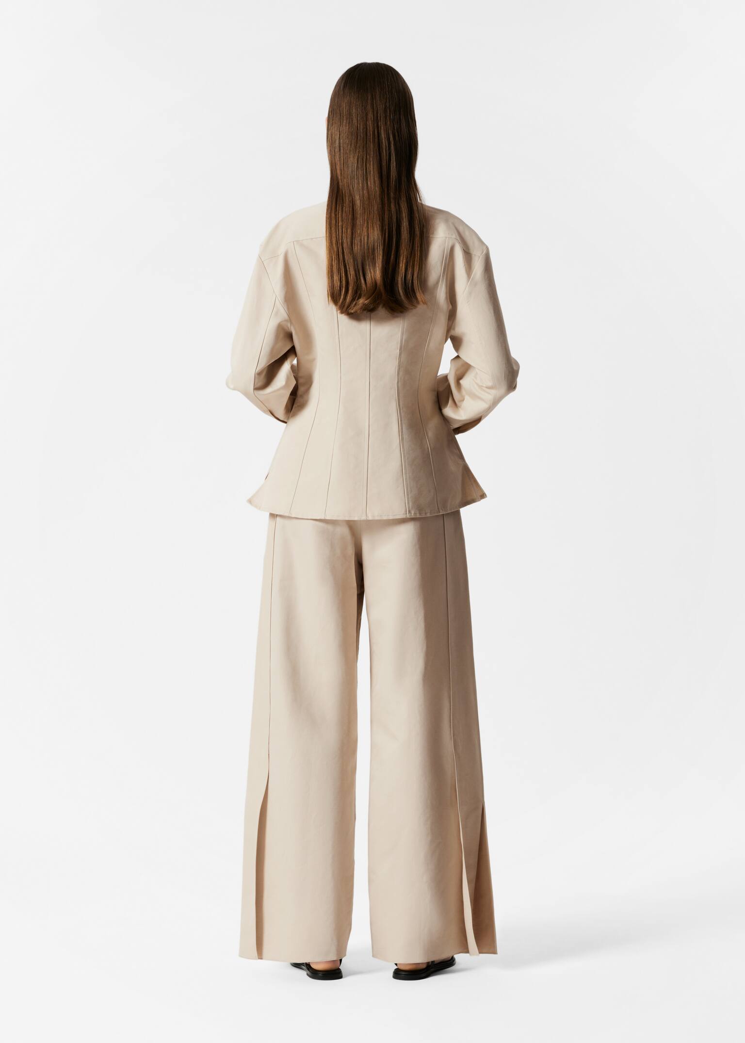 Pantalones de perneras anchas con abertura lateral - Beige - 4