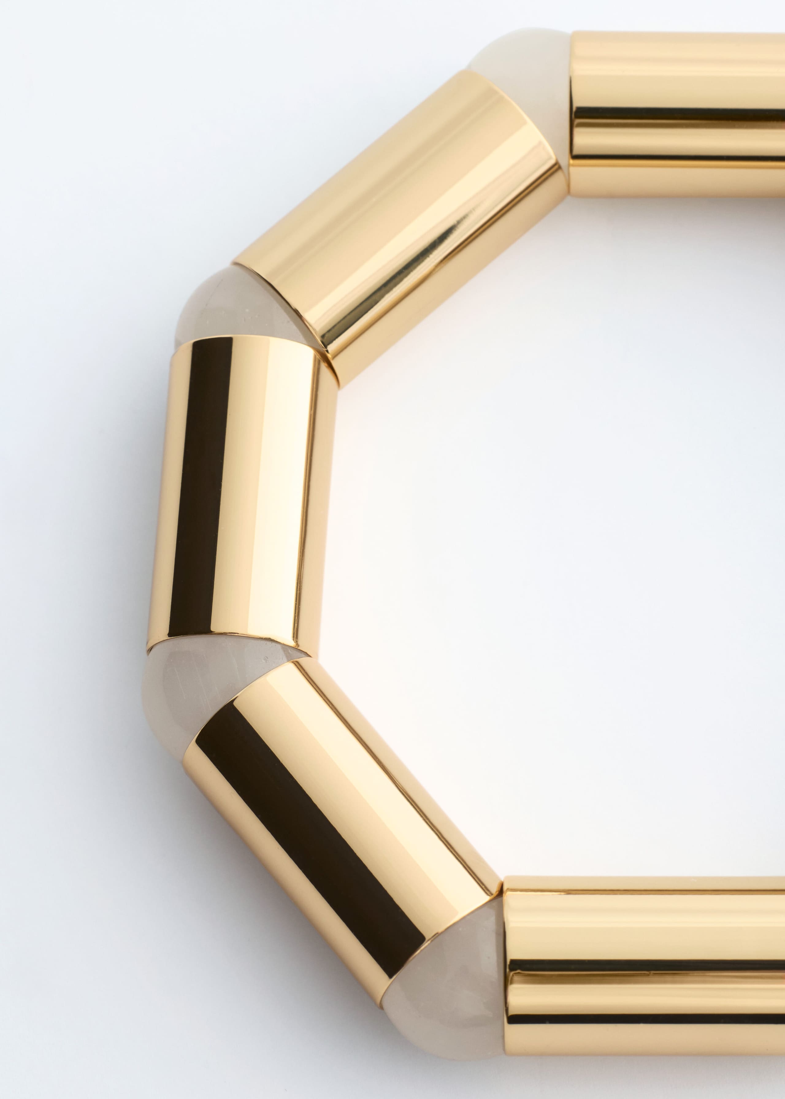 Bracelet ajusté avec éléments tubulaires - Gold - Still Life