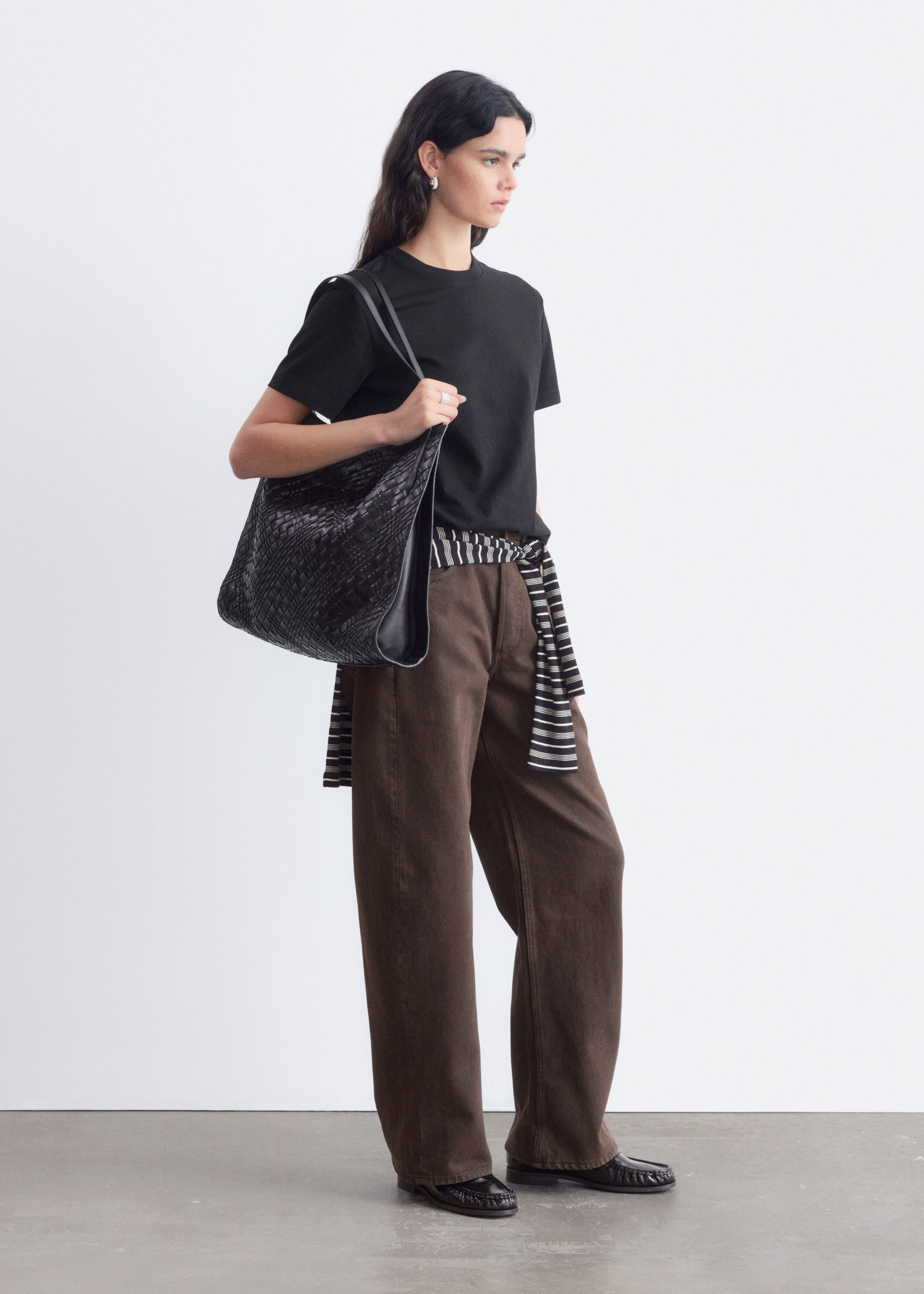 T-shirt en coton à col rond - Noir - Lookbook