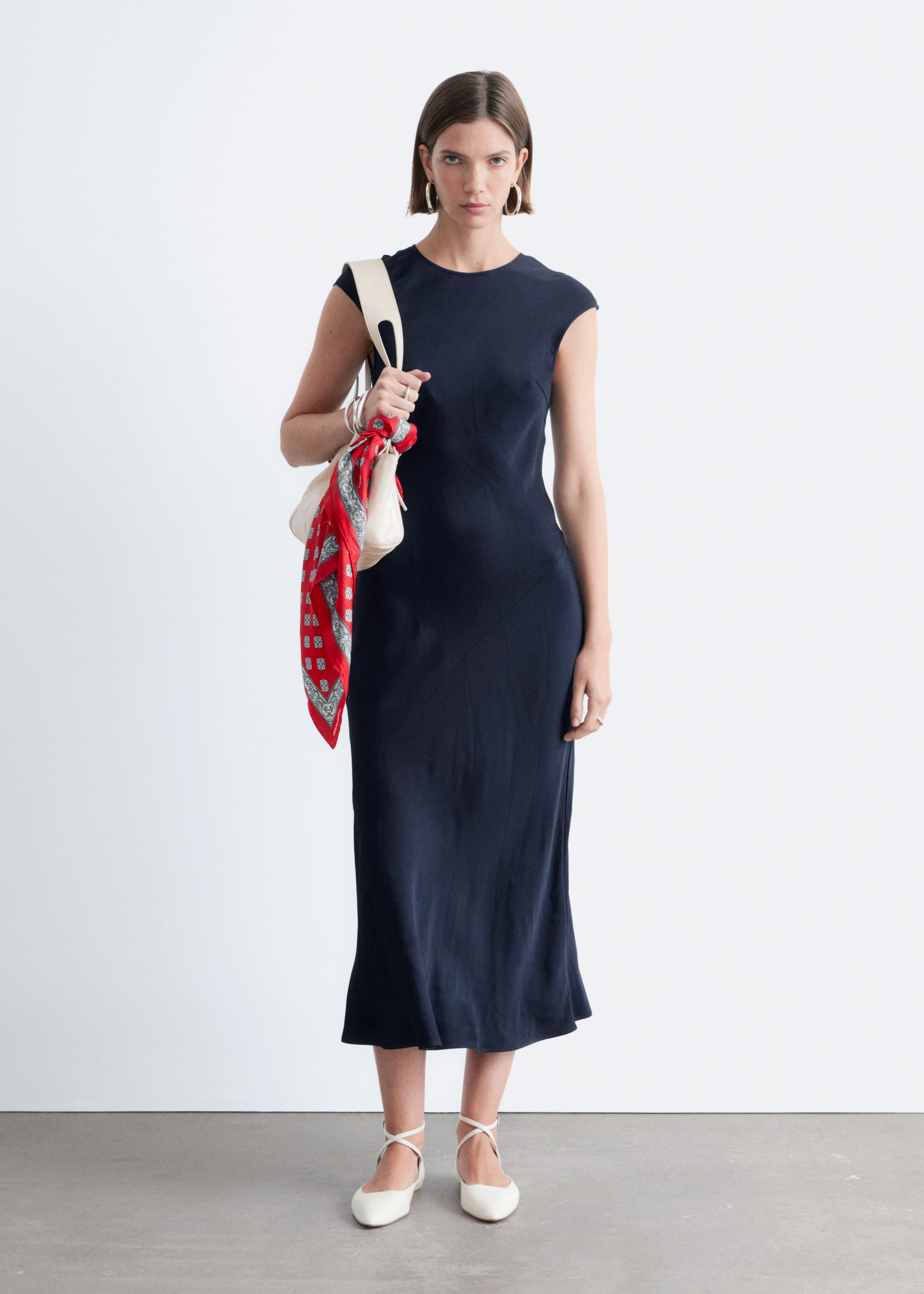 Image of Eng anliegendes Maxikleid aus Satin