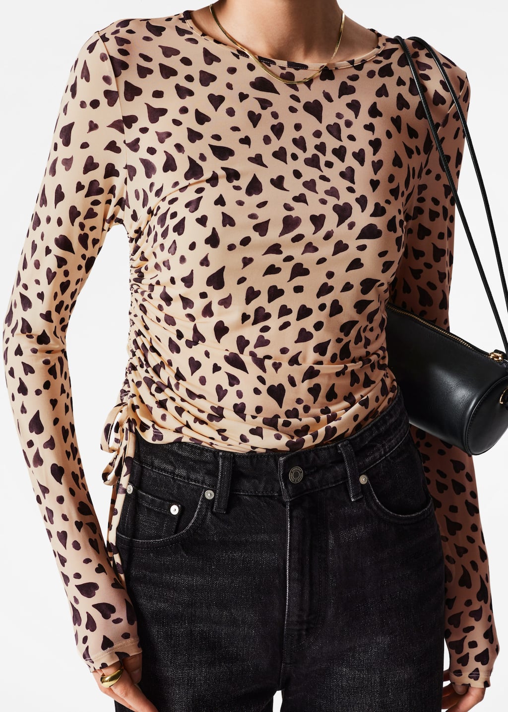 Topp med dragsko och rynk – Hjärtmönstrad – lookbook