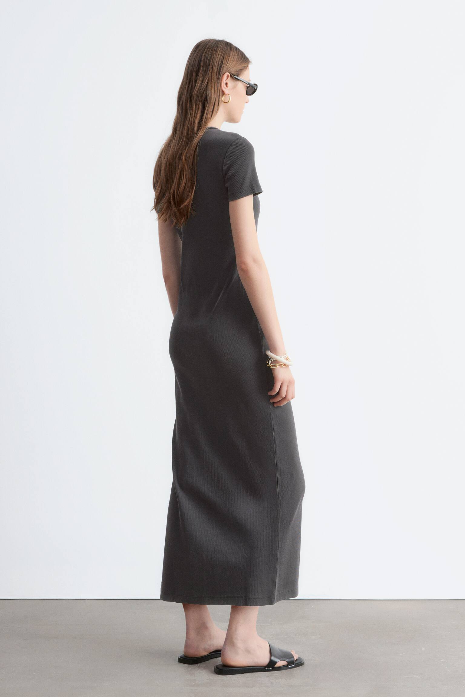 Dżersejowa sukienka midi - Czarny/Niebieski/Przydymiony szałwiowy - 6