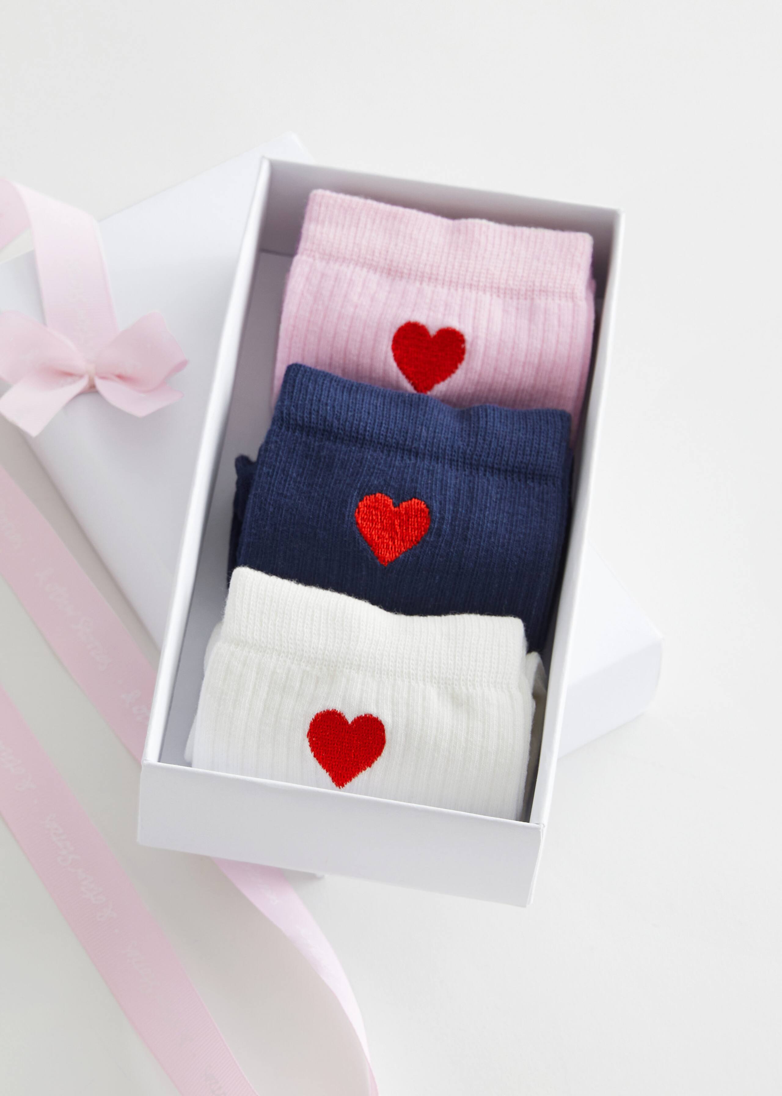 HeartEmbroideredSocksGiftSet - Pink/Navy/White - Bodegón