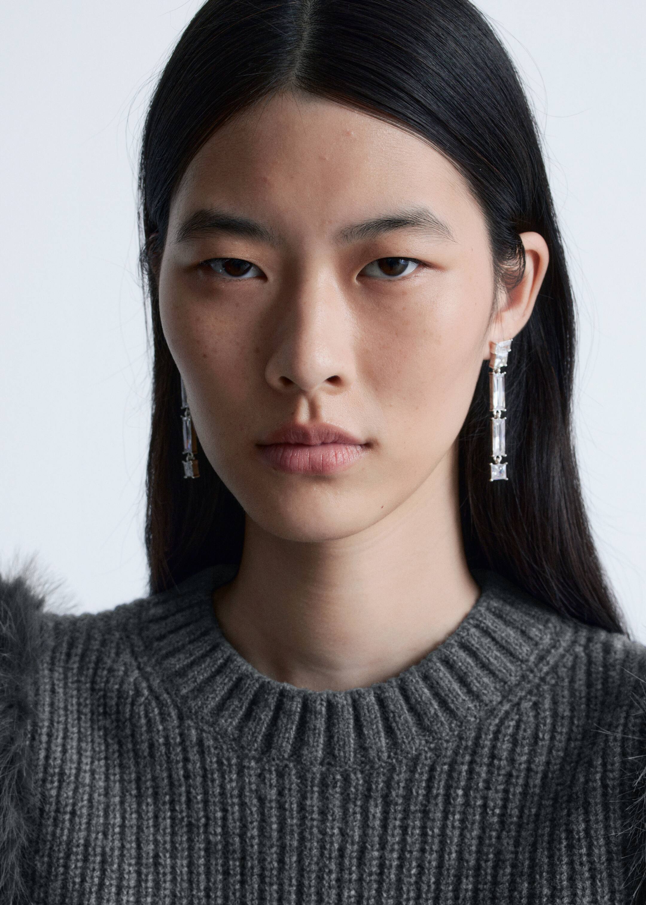Größeres Bild ansehen: Ohrhänger mit Kristallsteinen - Silber/Transparent - Ladies | H&M DE 1