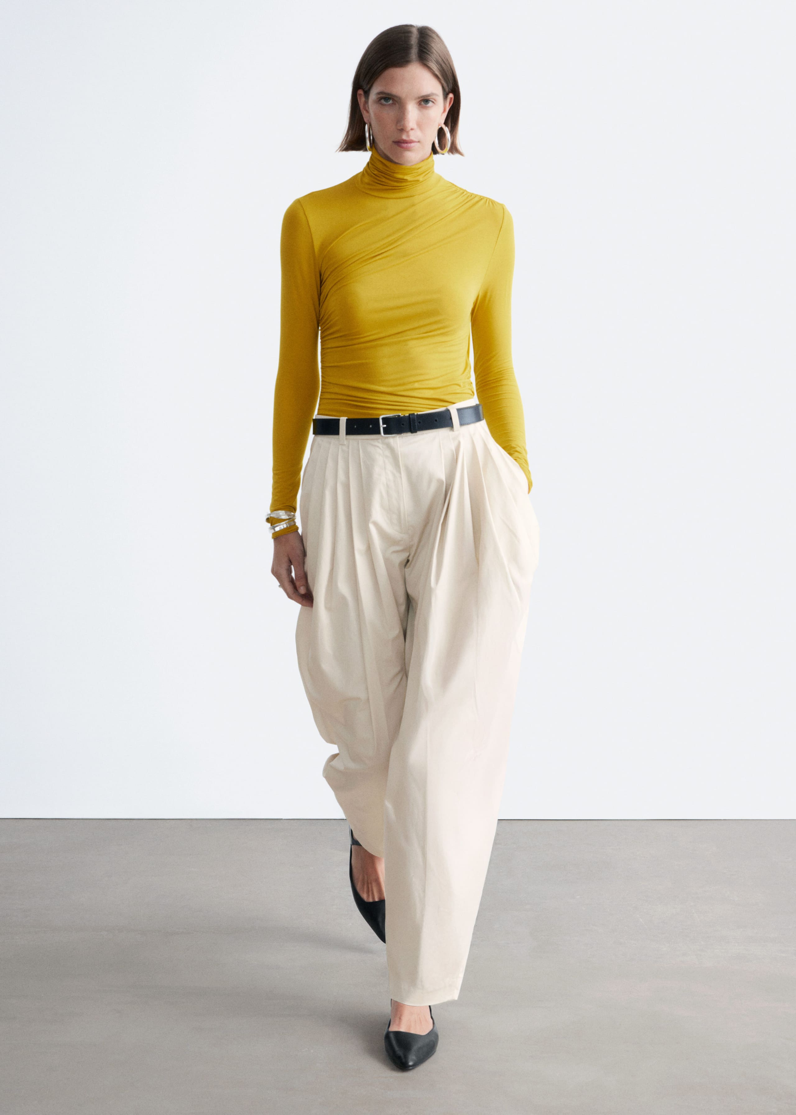 Image of Drapiertes Rollkragenoberteil