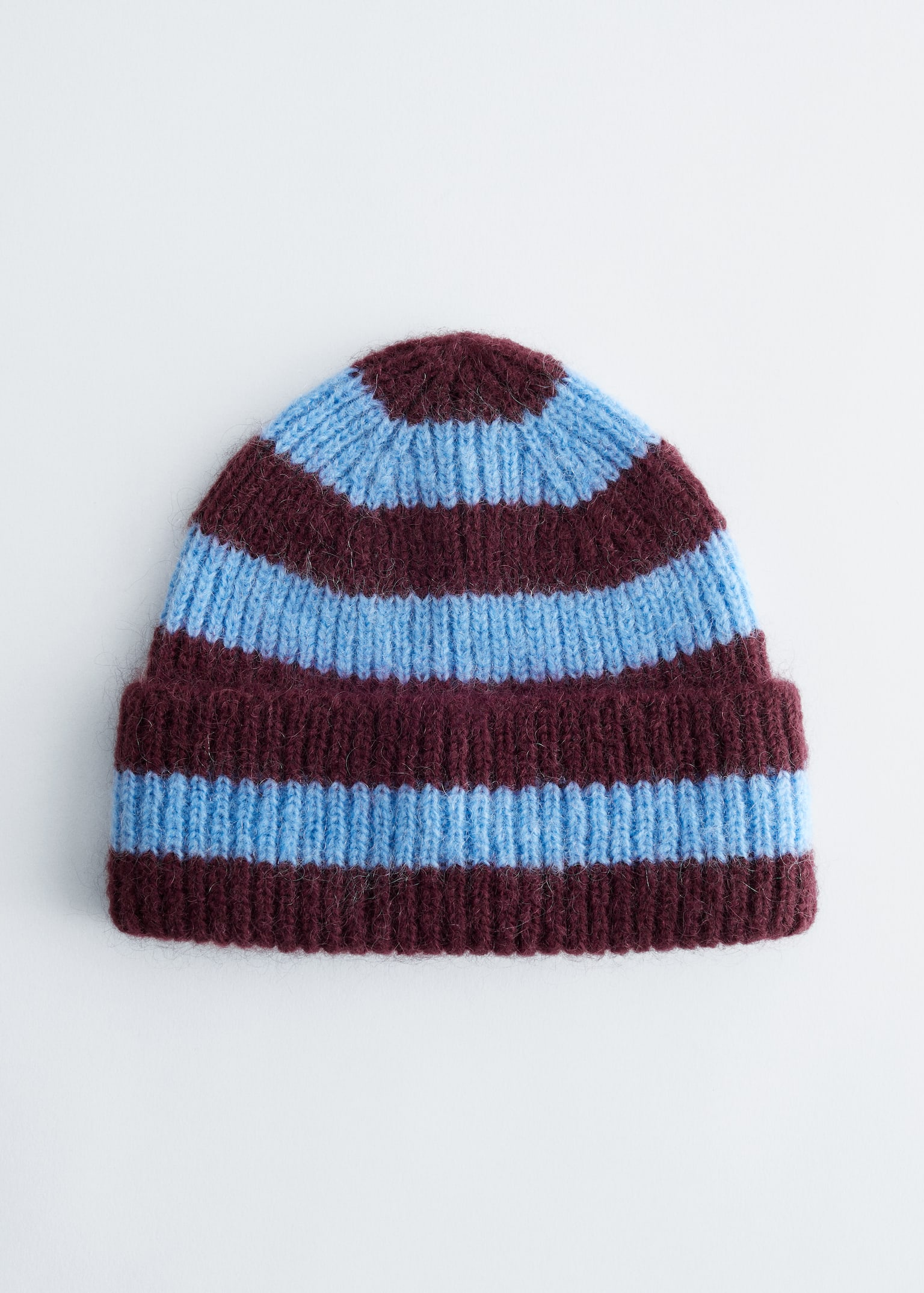 Beanie aus Wollmischung - Weinrot/Blau gestreift/Weinrot/Rot