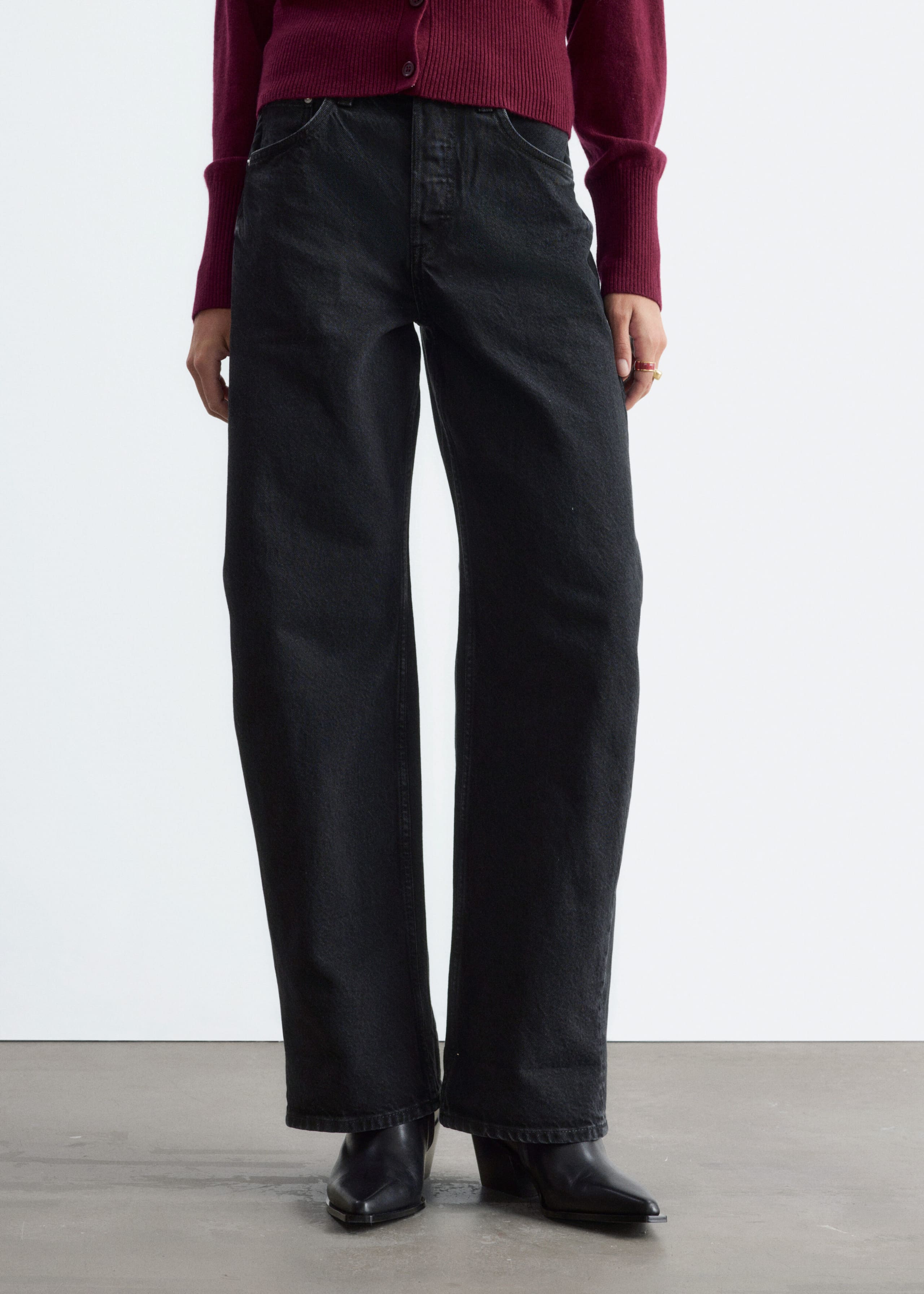 Barrel-Leg Jeans - Black - Still Life