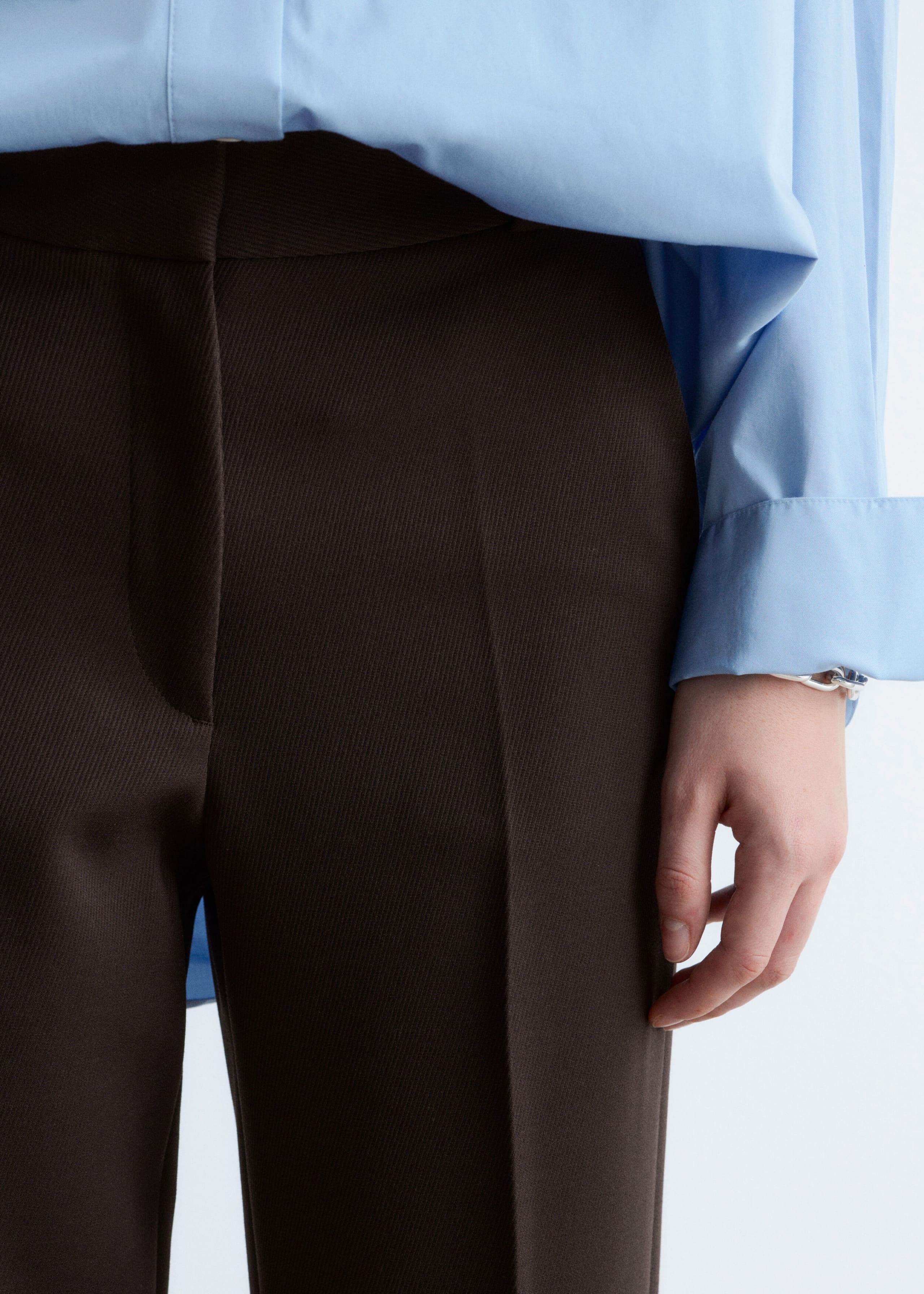 Image of Pantalon droit à plis marqués