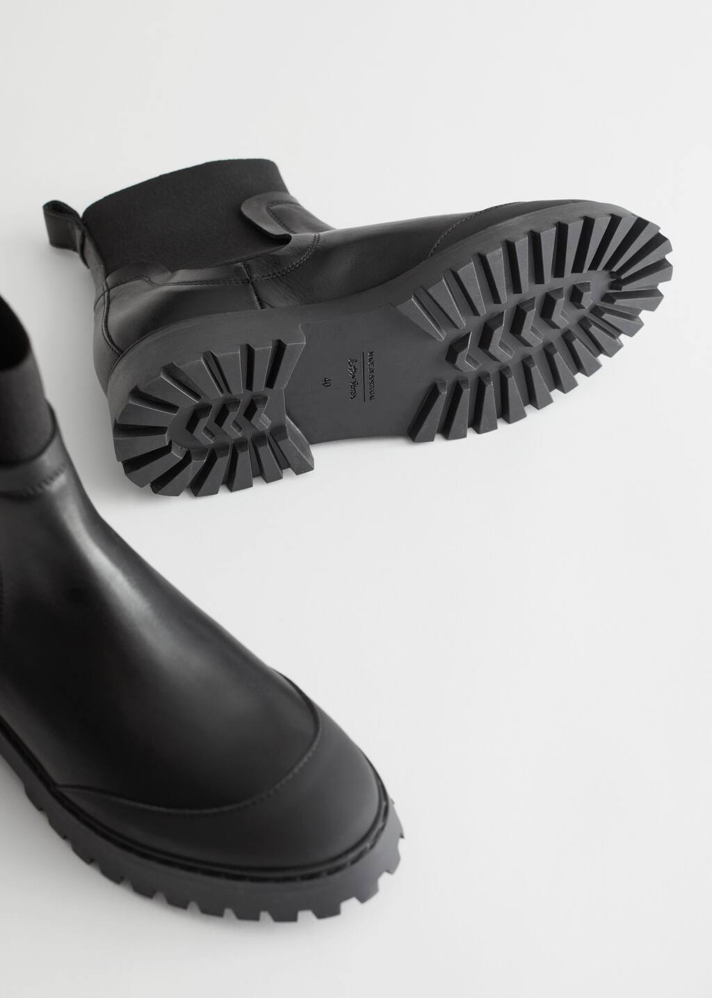 Elasticated Leather Chelsea Boots - Black - Bodegón