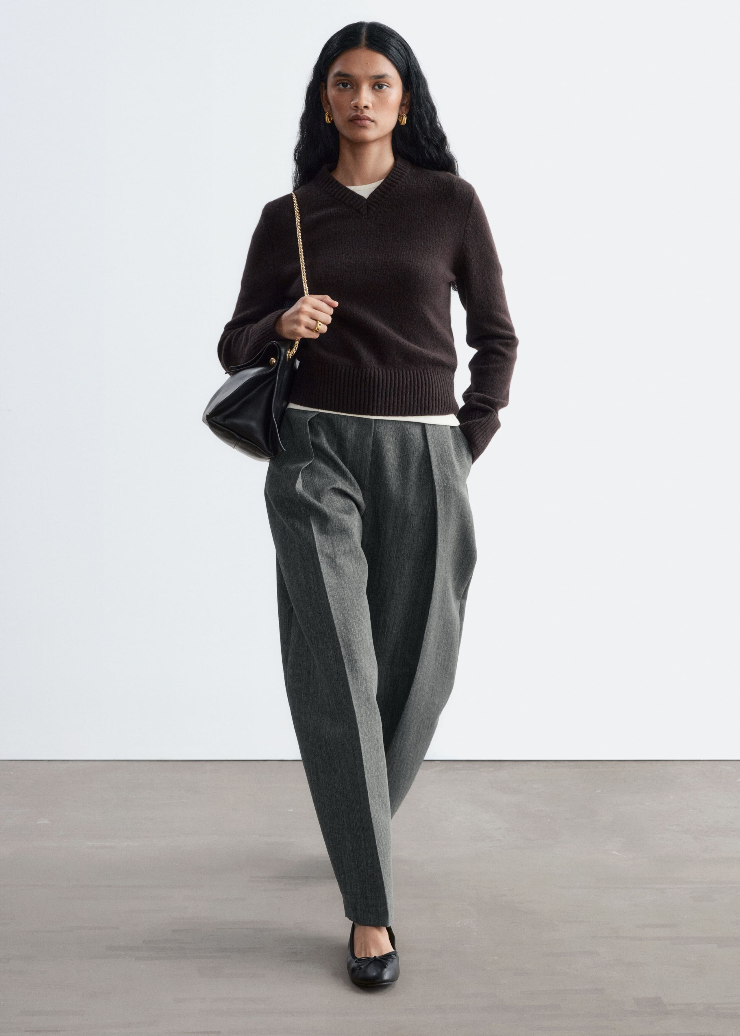 V-Neck Jumper - Dark Brown - Lookbook