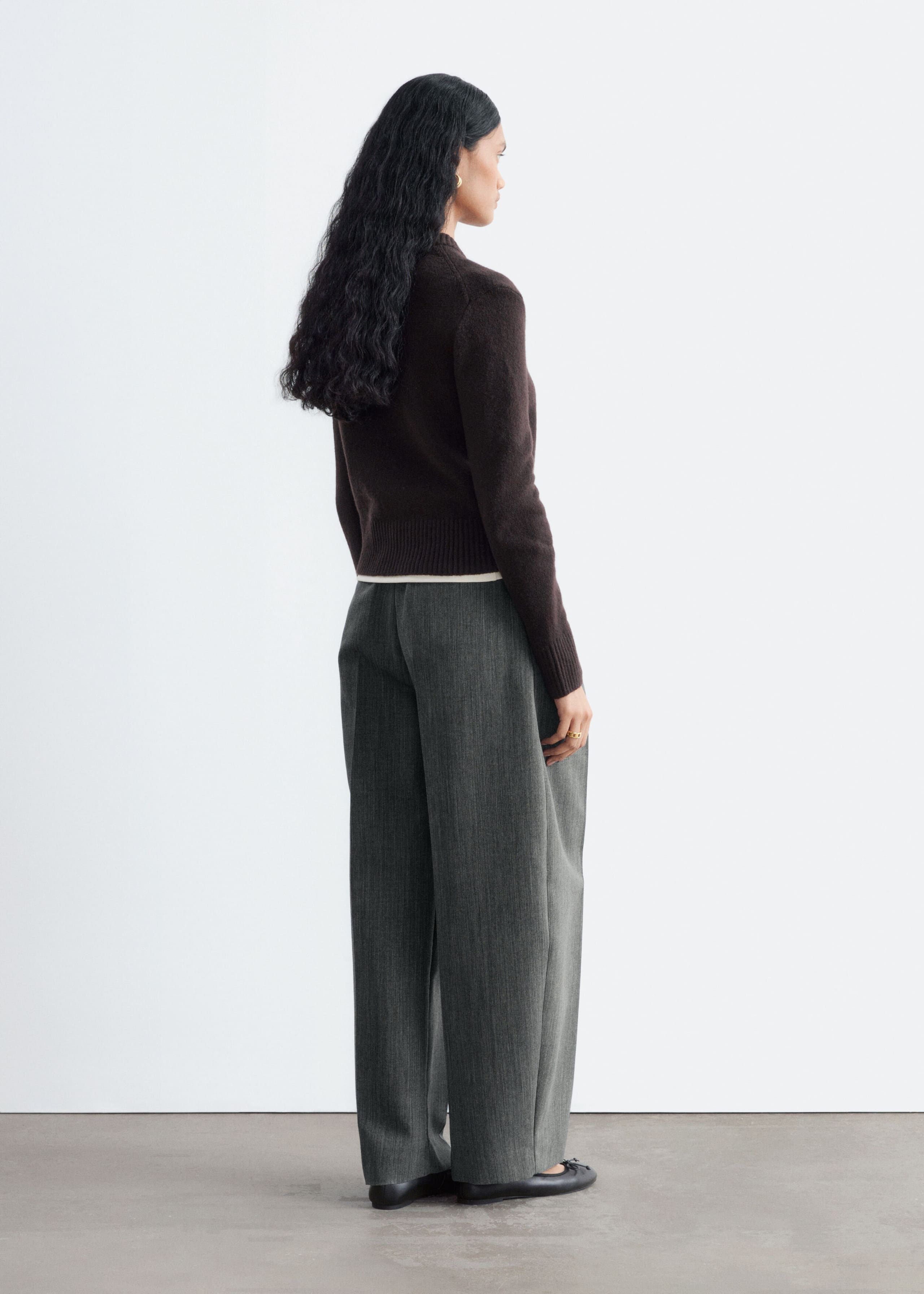 V-Neck Jumper - Dark Brown - Lookbook