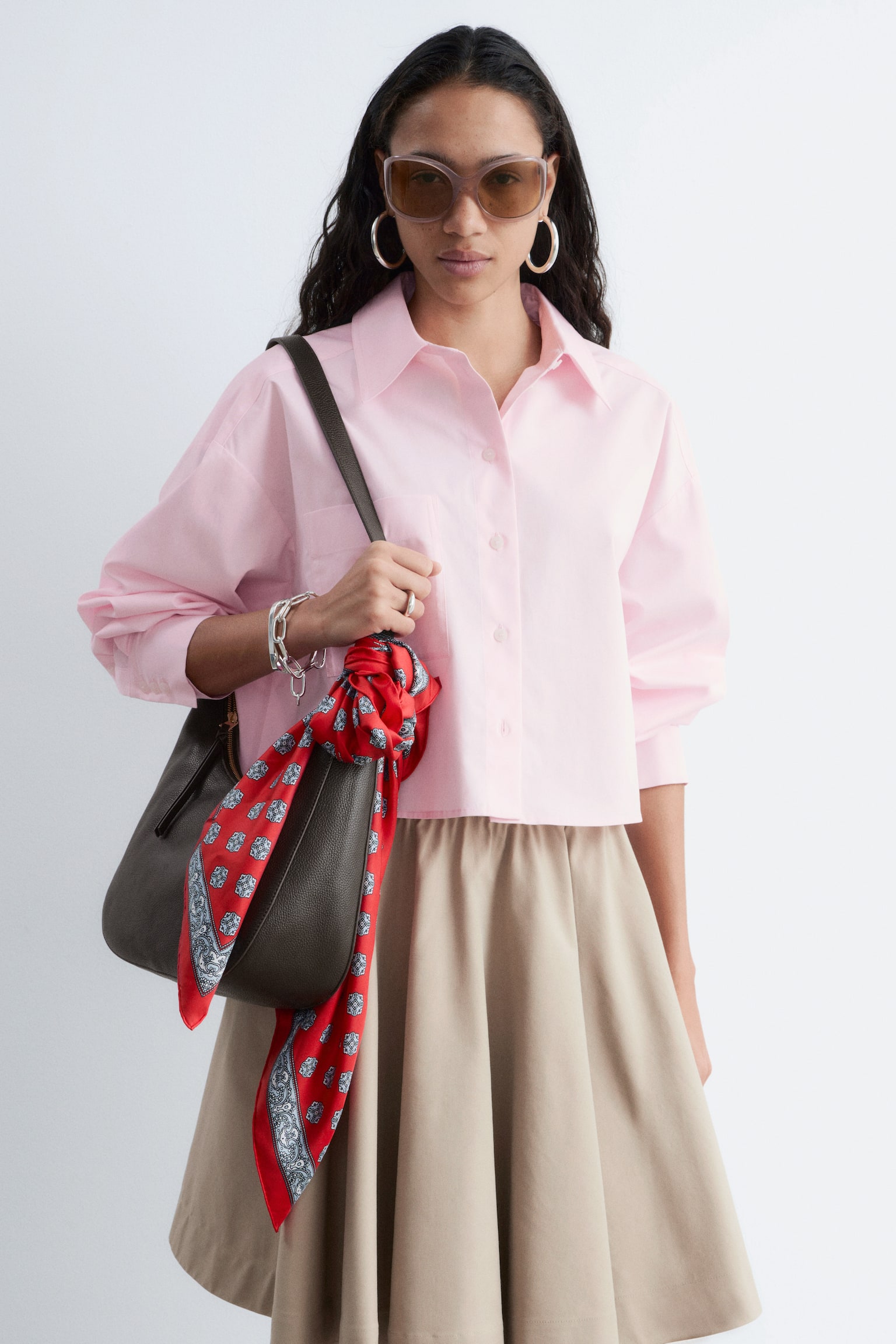 Chemise courte oversize en coton - Rose pastel/Noir/Beige/Rayures bleues/Blanc - 1