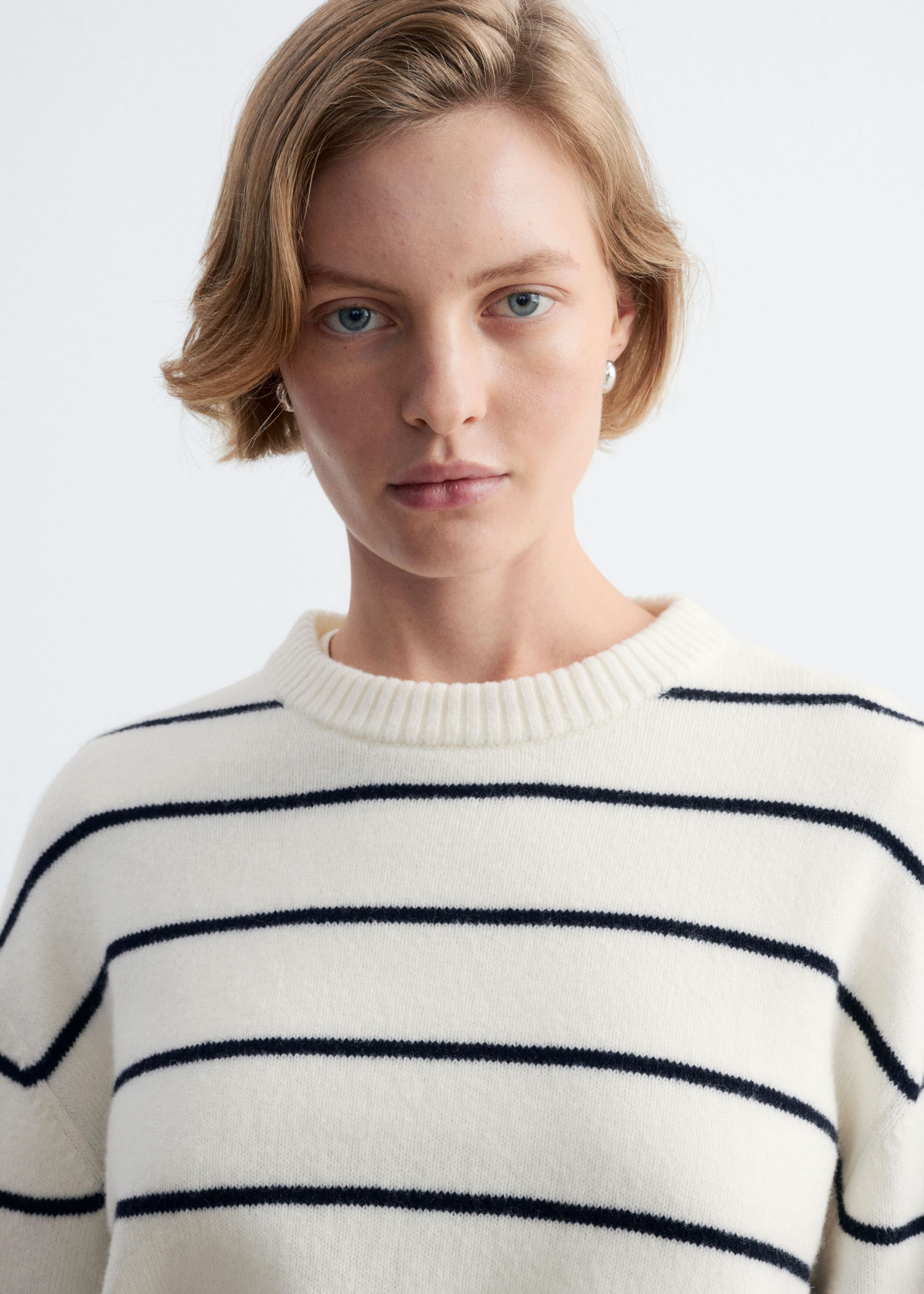 Pull en maille - Rayures blanches et noires - Lookbook
