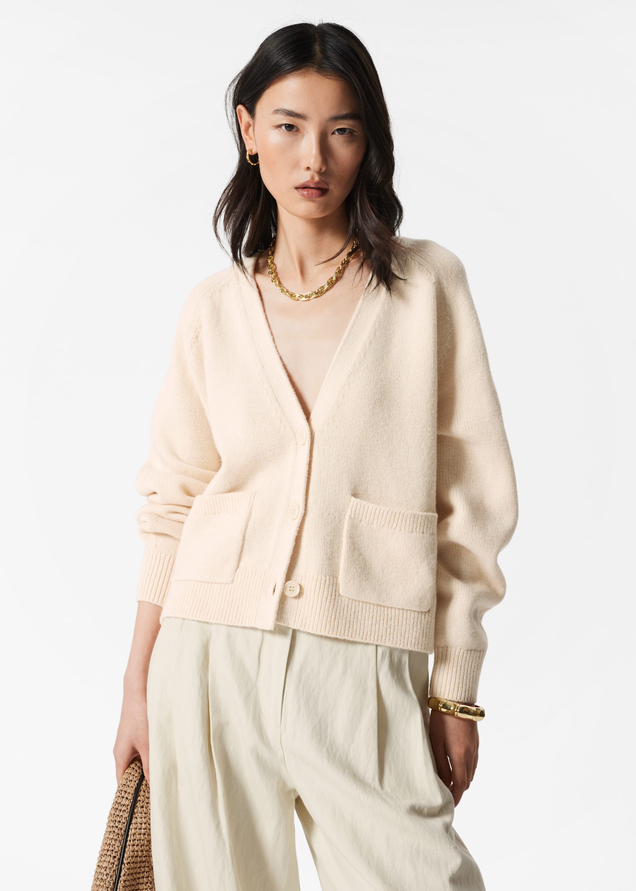 Zobacz większy obraz: Kardigan z naszywanymi kieszeniami - Kremowy - ONA | H&M PL 1
