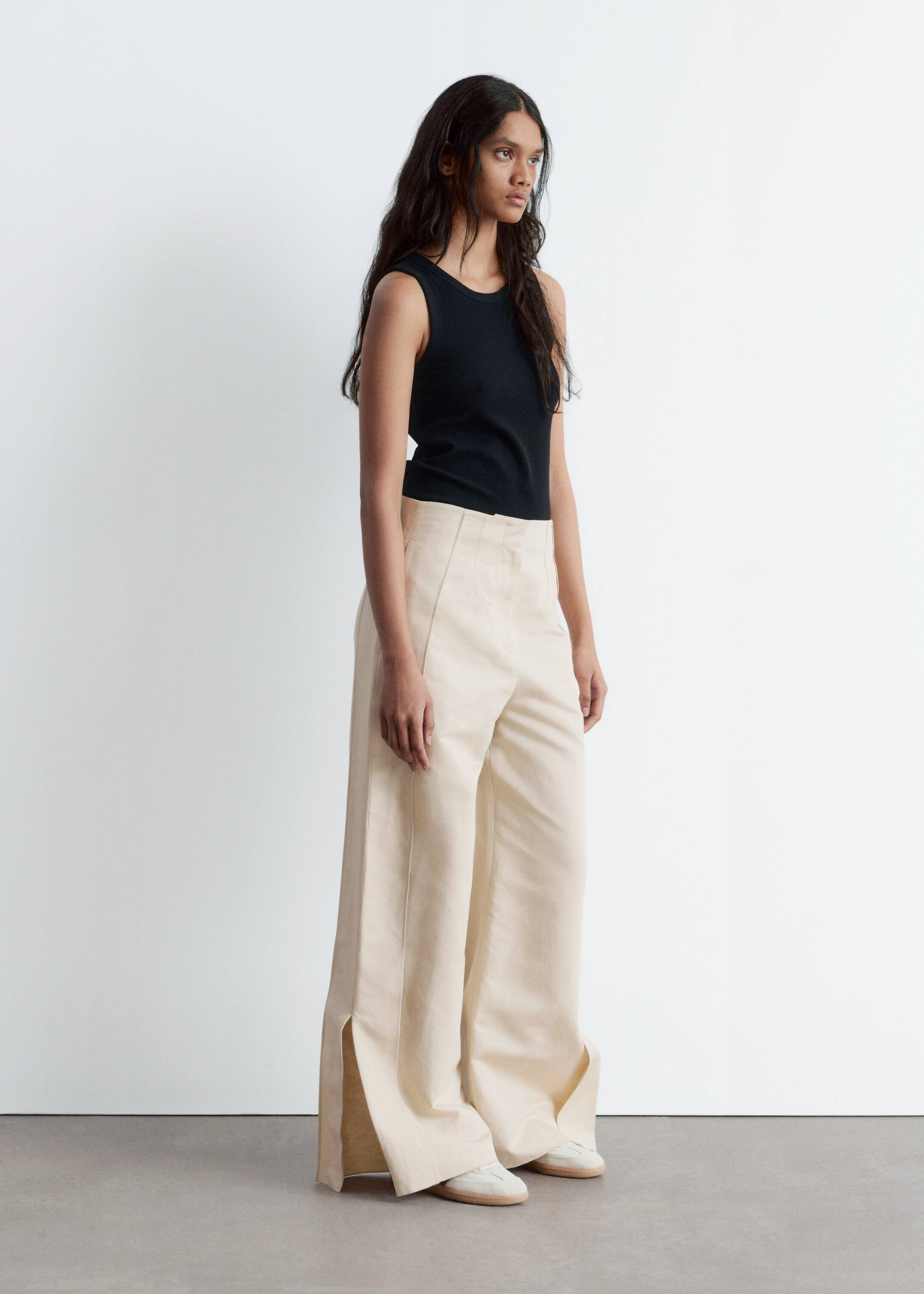 Visa större bild: Figurnära linne - Svart - DAM | H&M SE 4