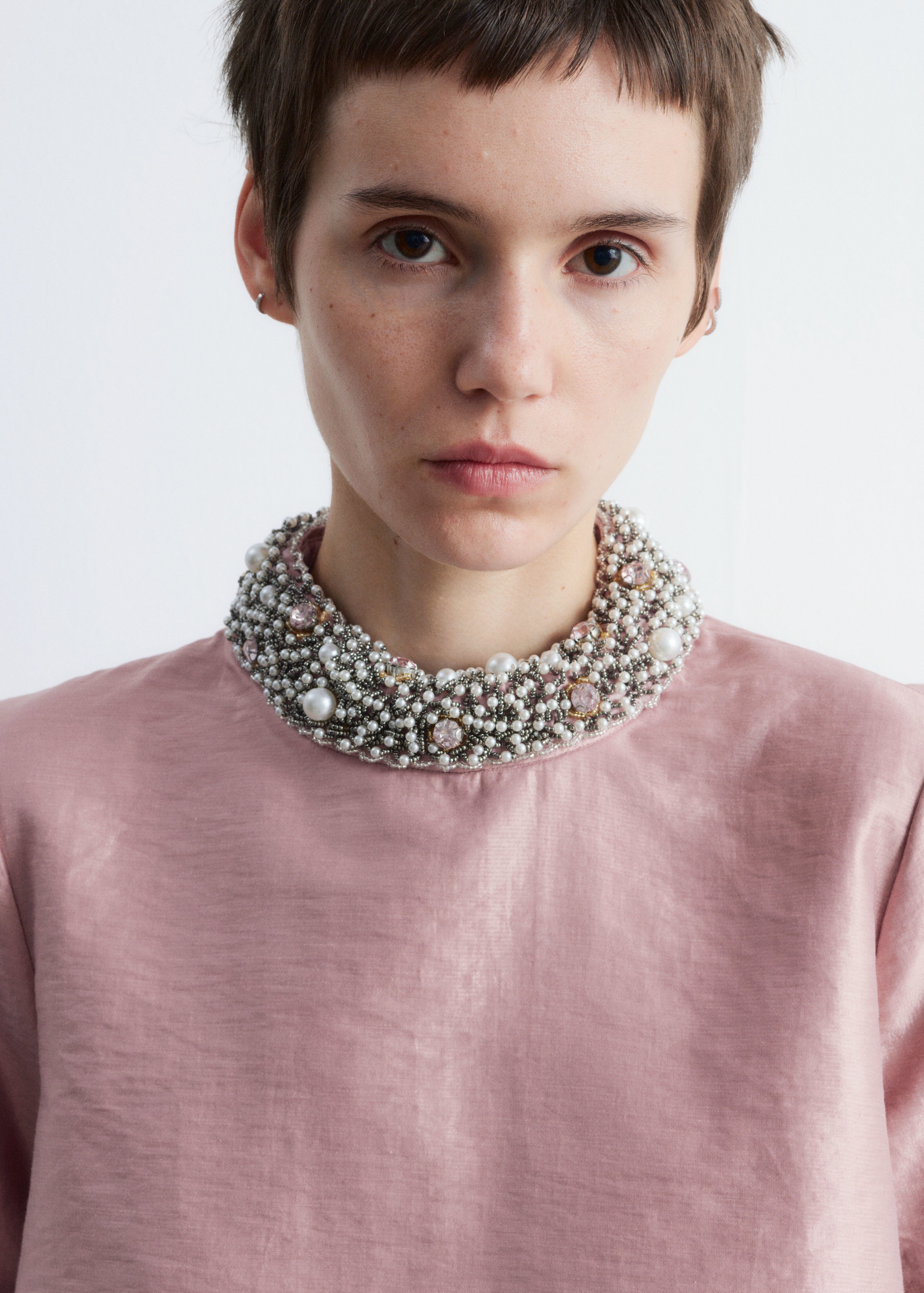 Short-Sleeve Pearl-Embroidered Blouse - Dusty Pink