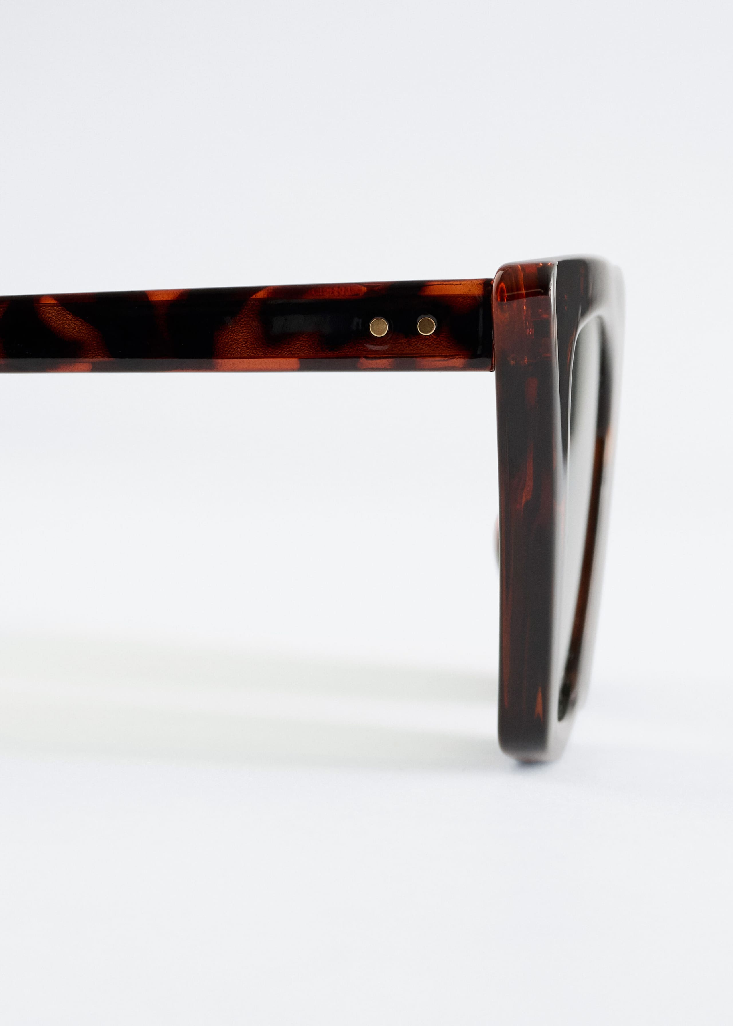Angular Cat Eye Sunglasses - {{variantName}} - Descriptive Detail