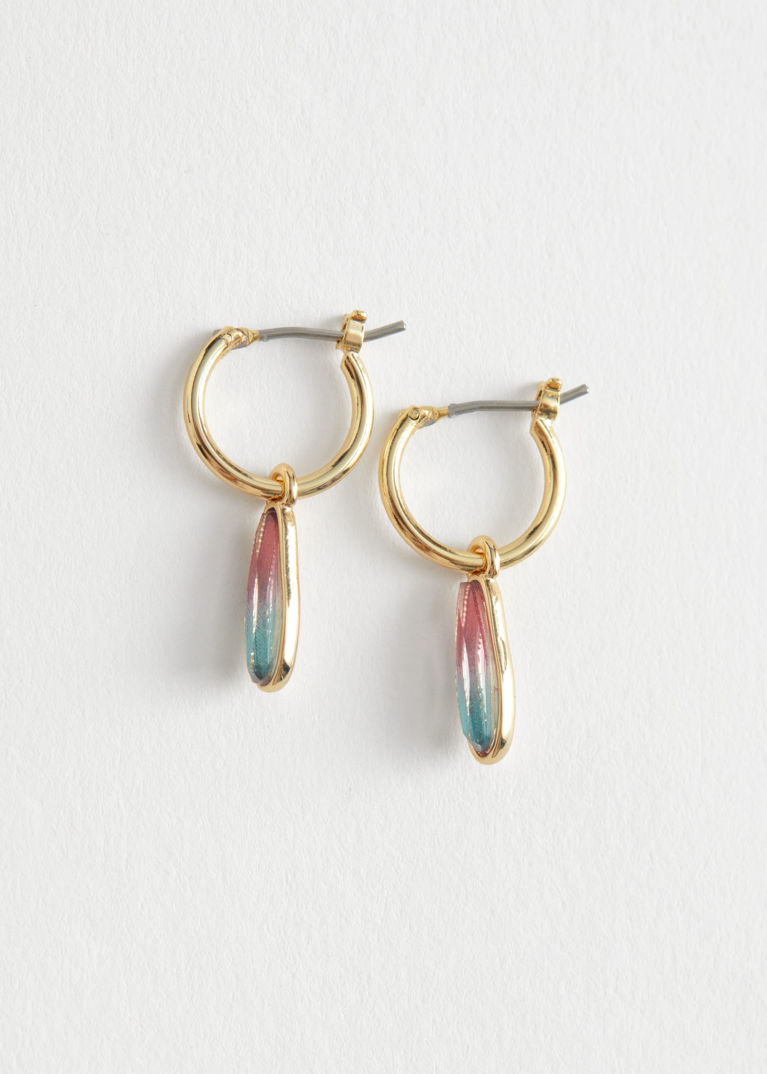 Gradient Charm Mini Hoop Earrings - Gold - Natura morta
