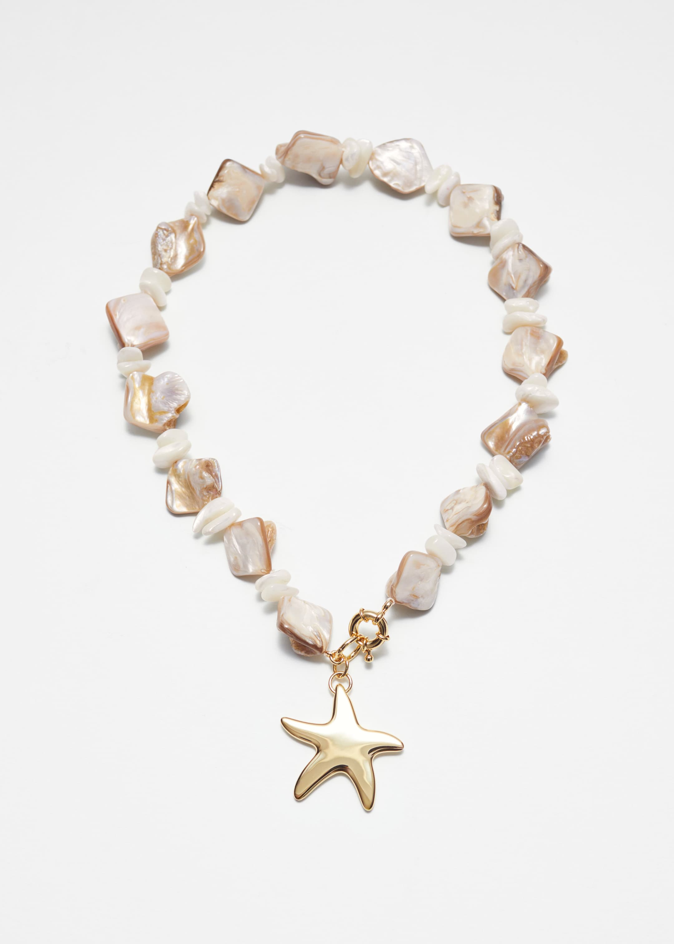 Ver imagen más grande: Collar con conchas marinas y colgante - Crema/Oro - MUJER | H&M ES 1