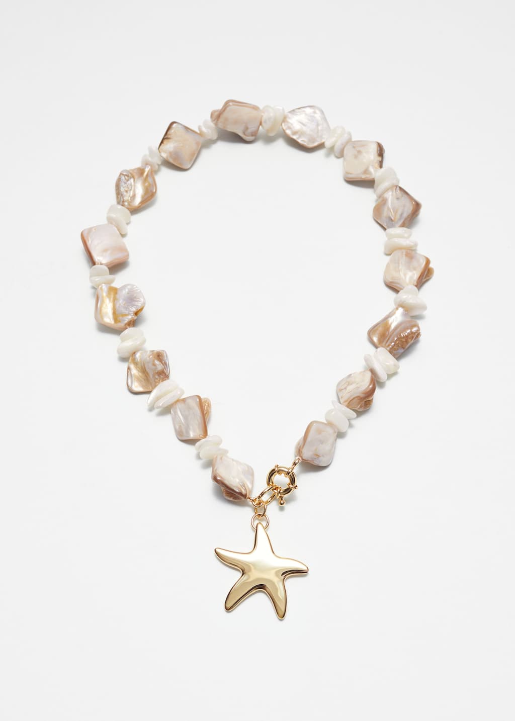 Image of Collar con conchas marinas y colgante