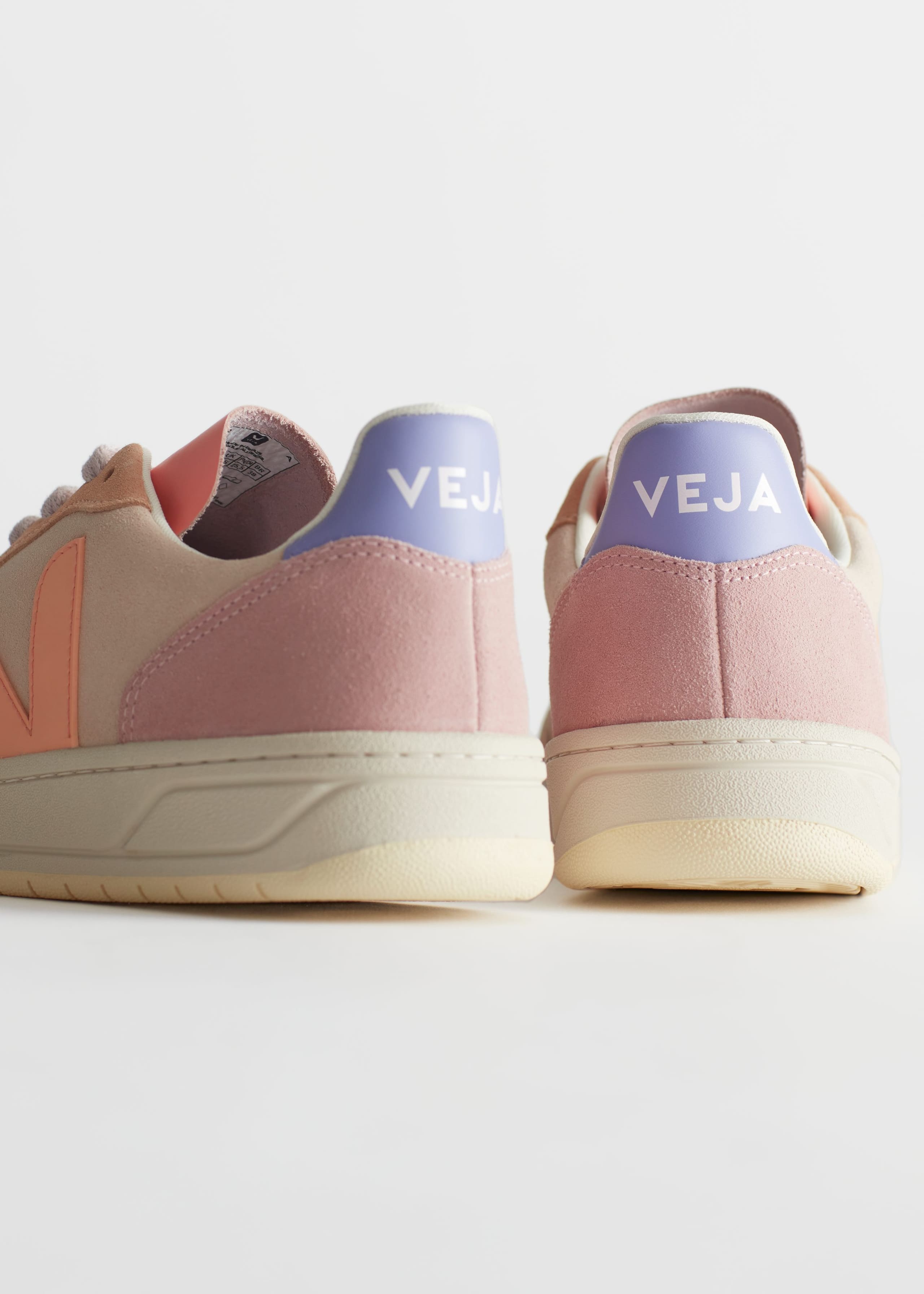 Image of Baskets Veja V-10