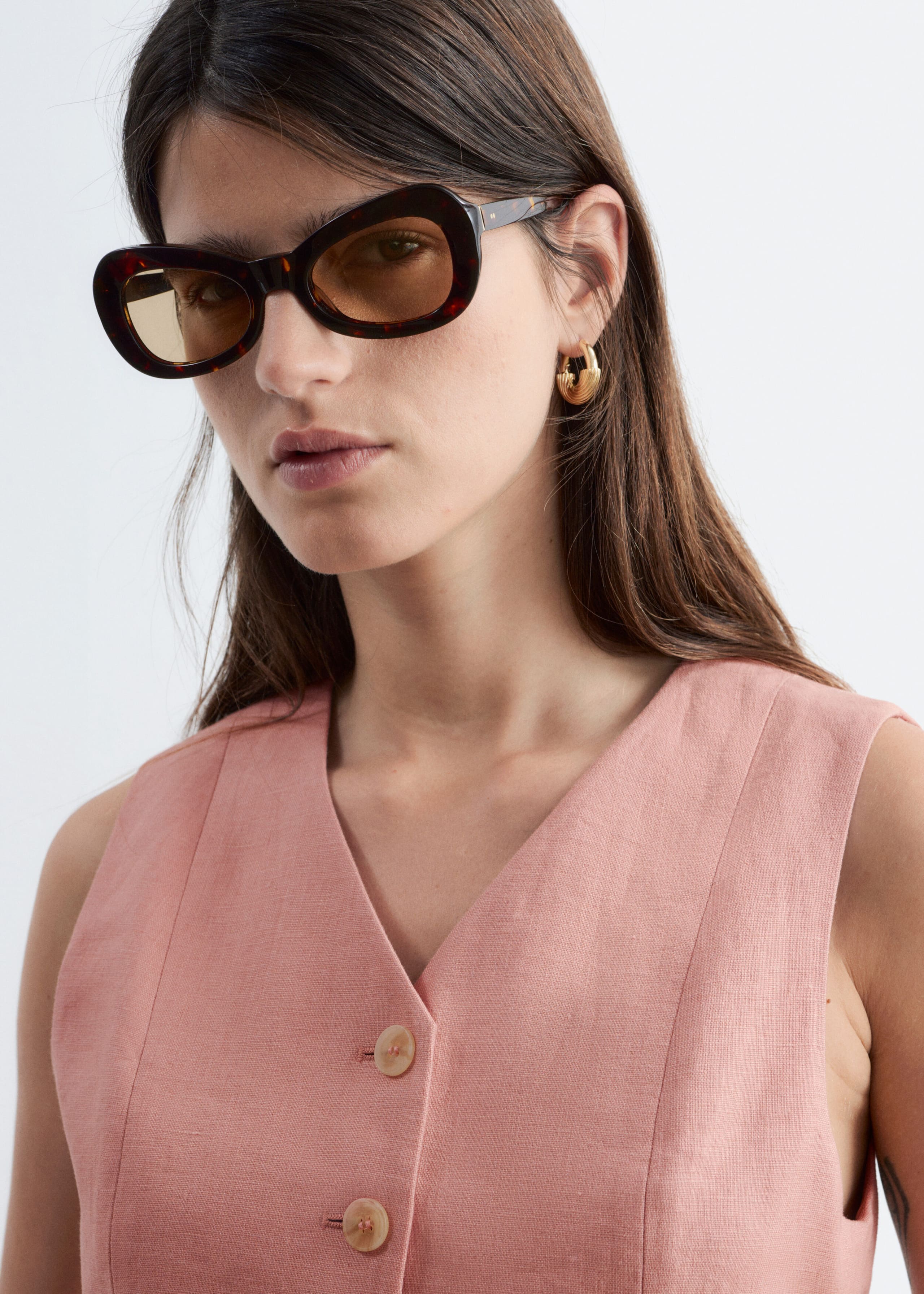 Linen Waistcoat - Dark Brown - Lookbook