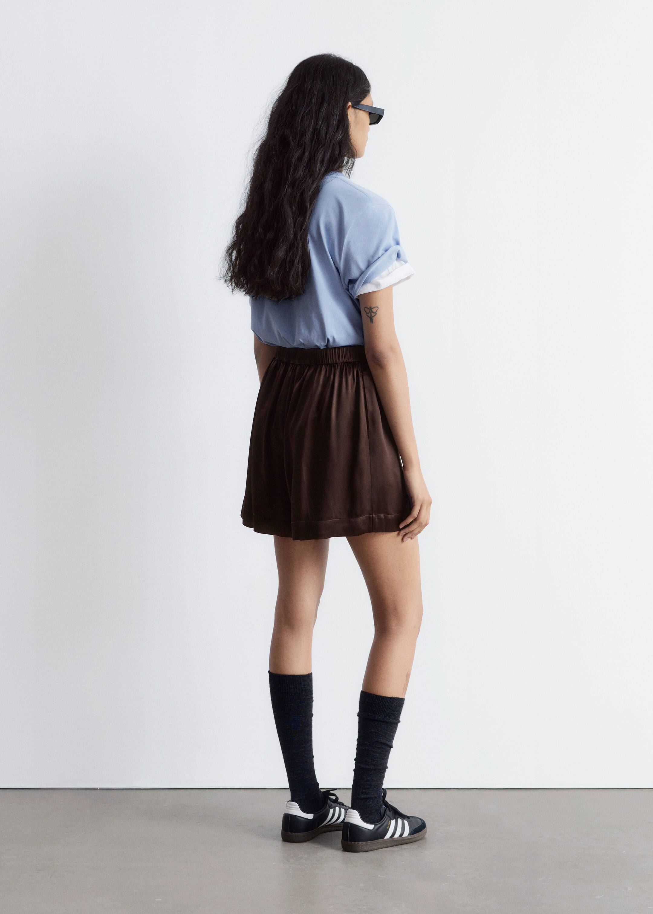 Grotere afbeelding bekijken: Satijnen short met elastische taille - Donkerbruin - DAMES | H&M BE 6