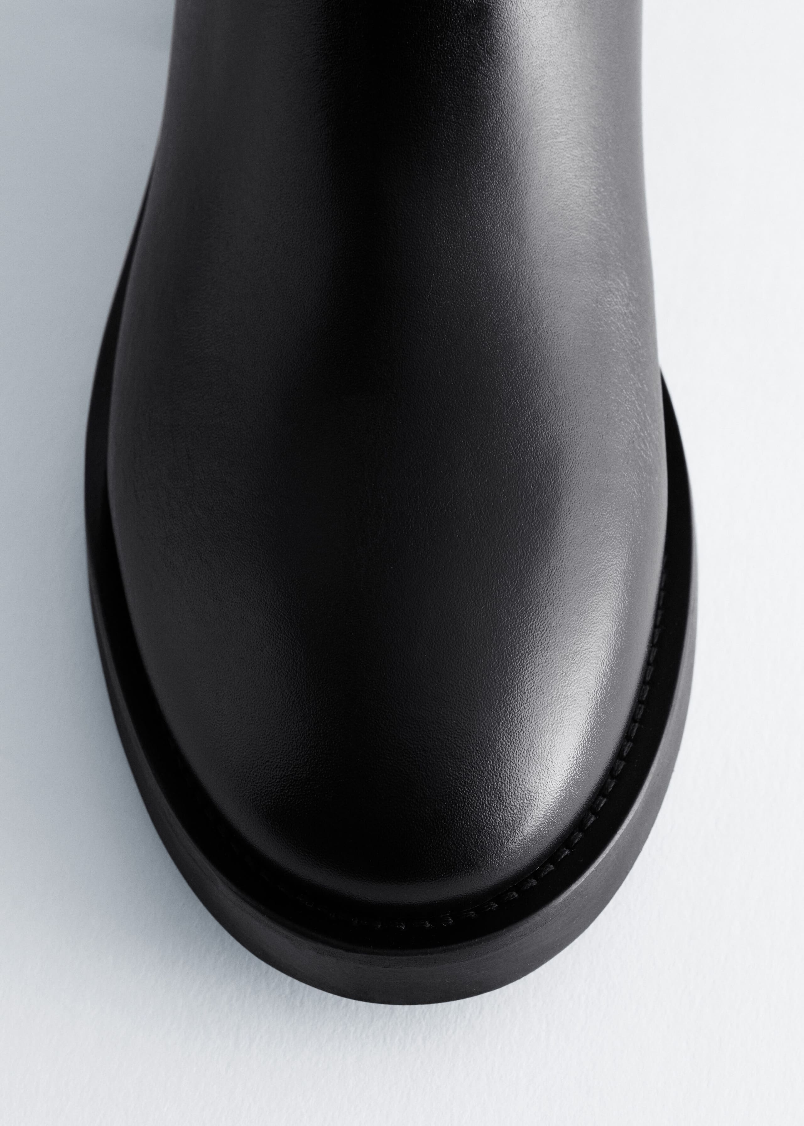 Leather Chelsea Boots - {{variantName}} - Beschreibendes Detail