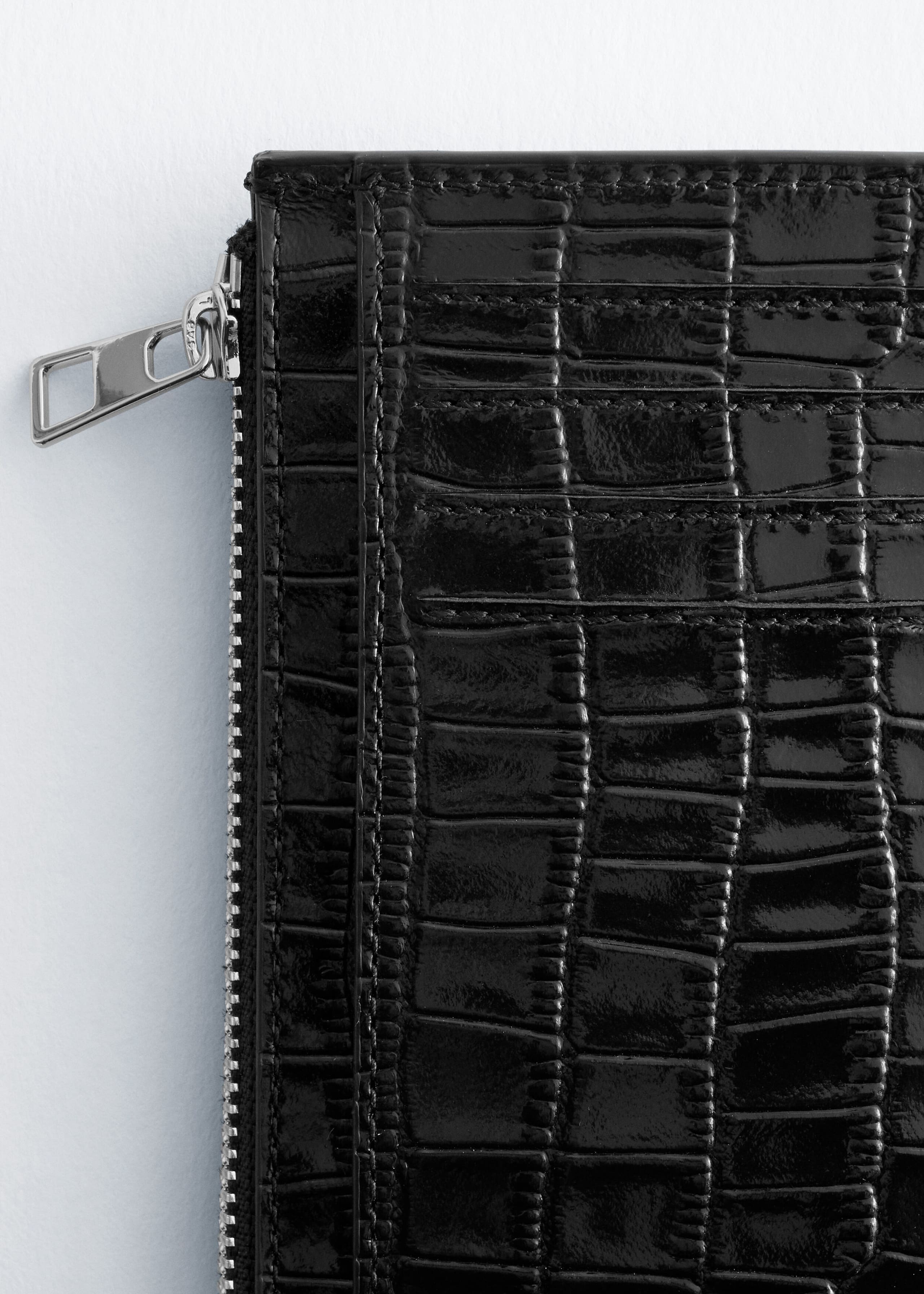 Small Wallet - {{variantName}} - Descriptive Detail