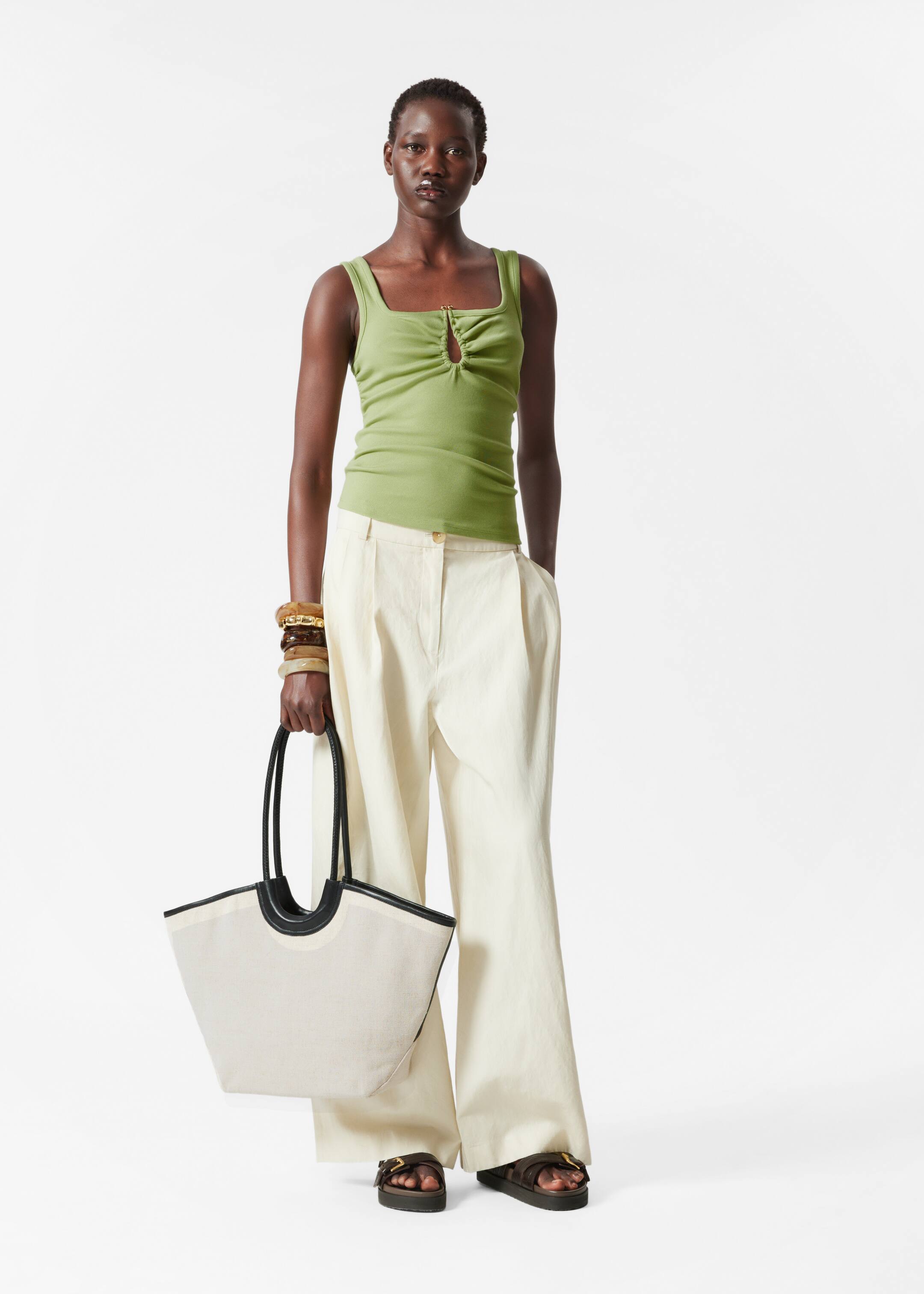 Ver imagen más grande: Camiseta de tirantes con detalle de hebilla - Verde - MUJER | H&M ES 2