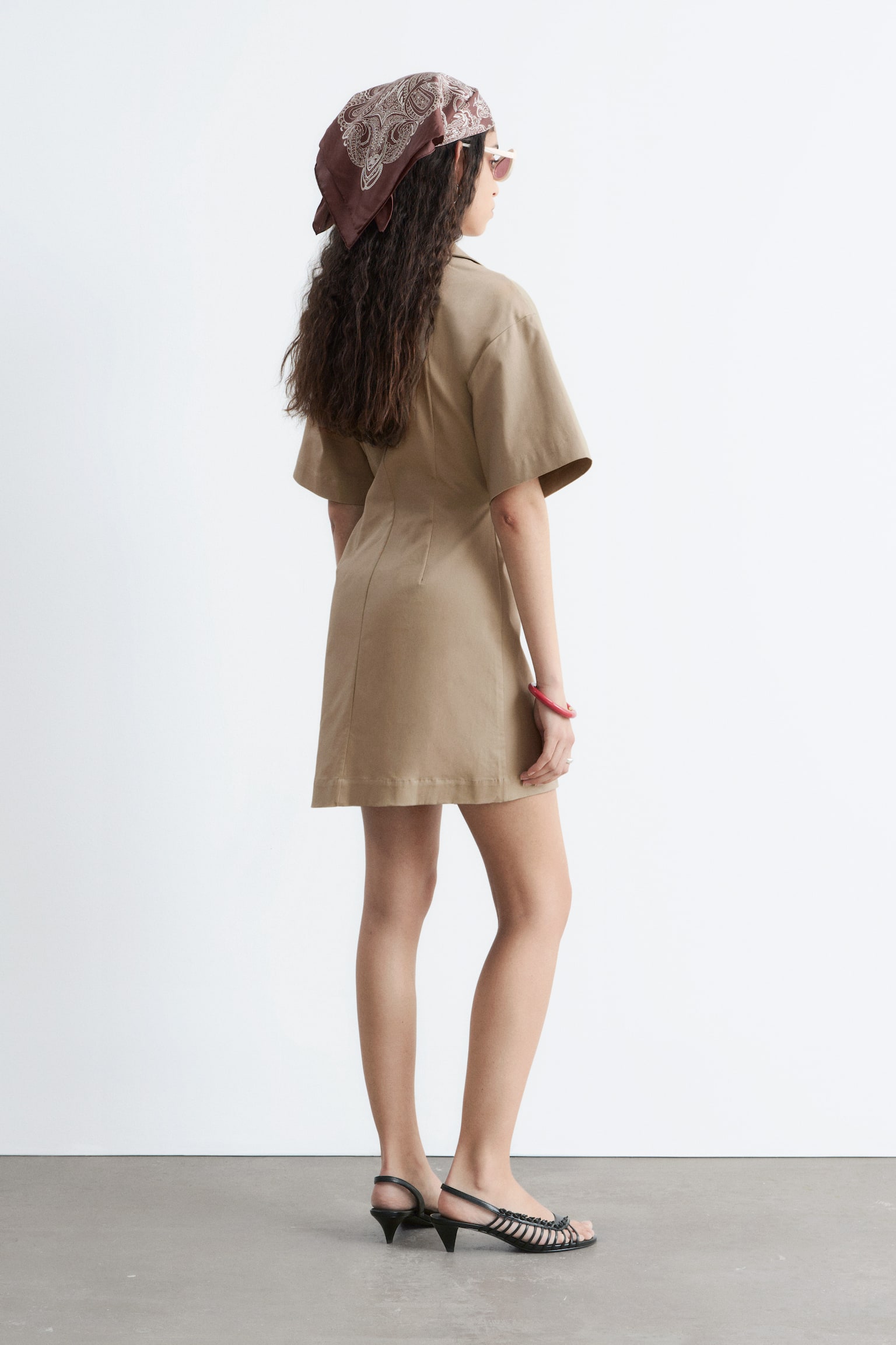 Miniklänning med omlott - Beige - 5