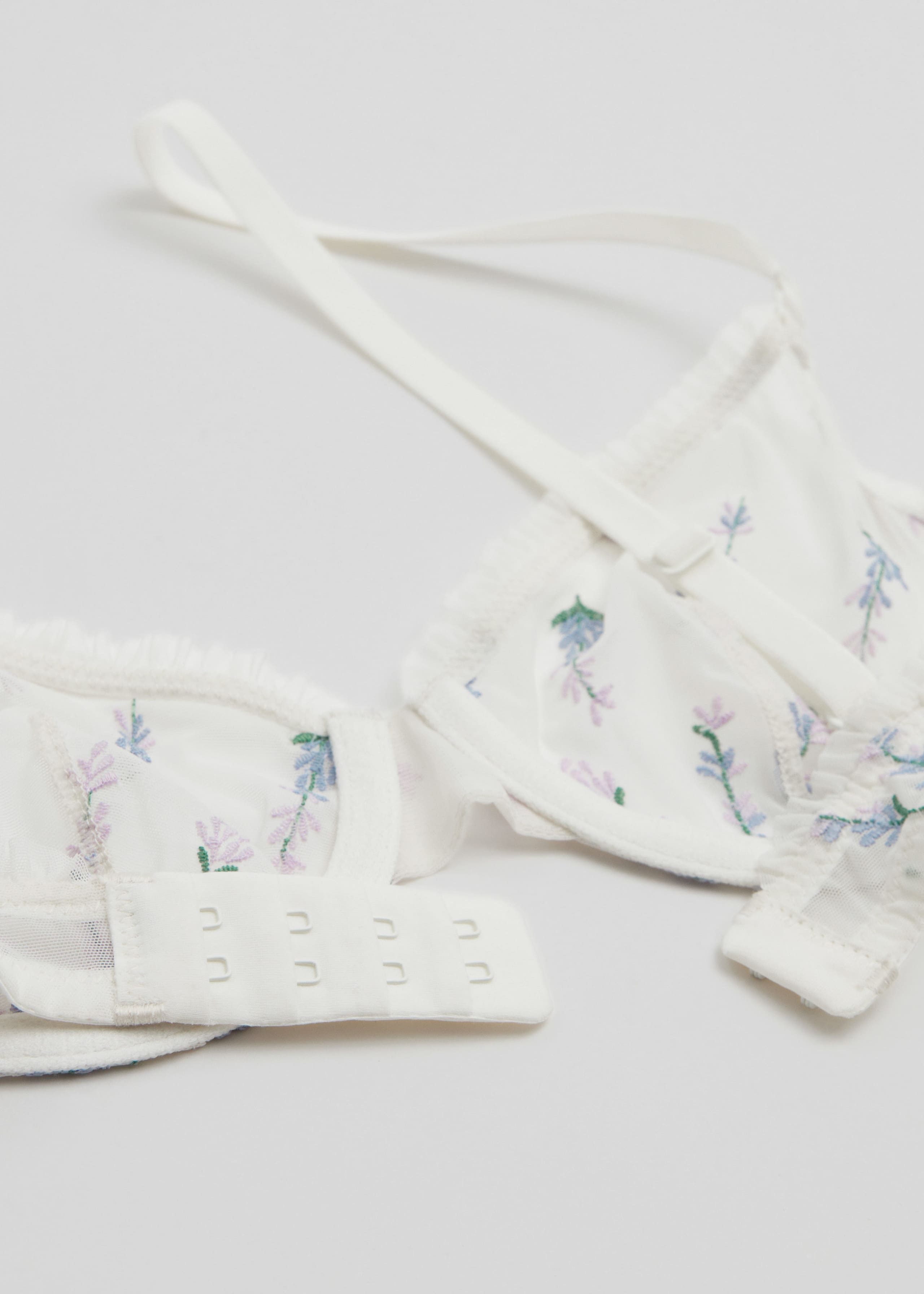 Flower Embroidered Underwire Bra - {{variantName}} - Detalle descriptivo
