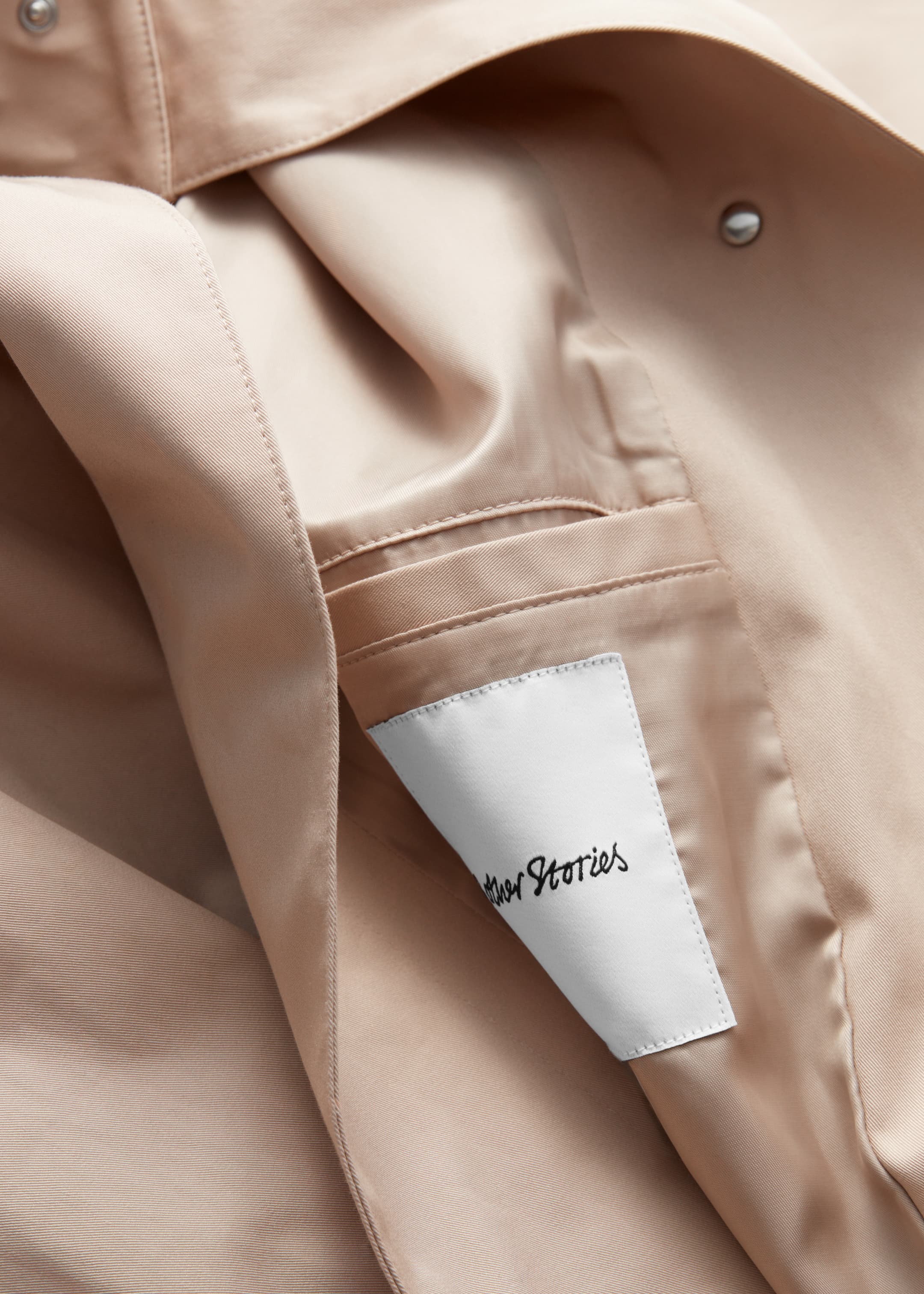 Visa större bild: A-linjeskuren jacka med hög krage - Beige - DAM | H&M FI 10