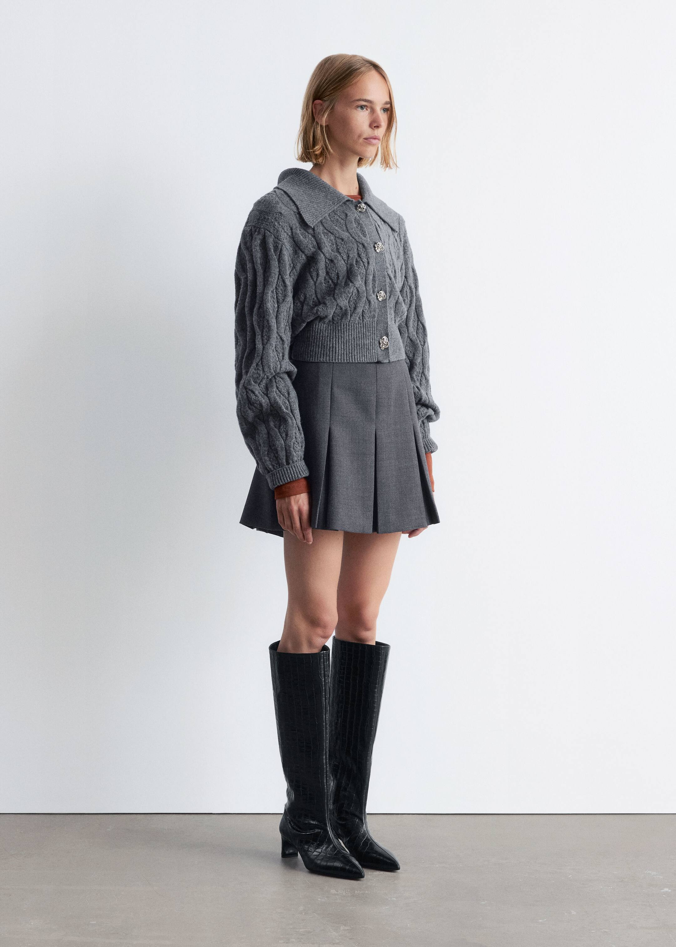 Größeres Bild ansehen: Strickjacke aus Wollmix mit Zopfmuster - Dark Grey - Ladies | H&M DE 4