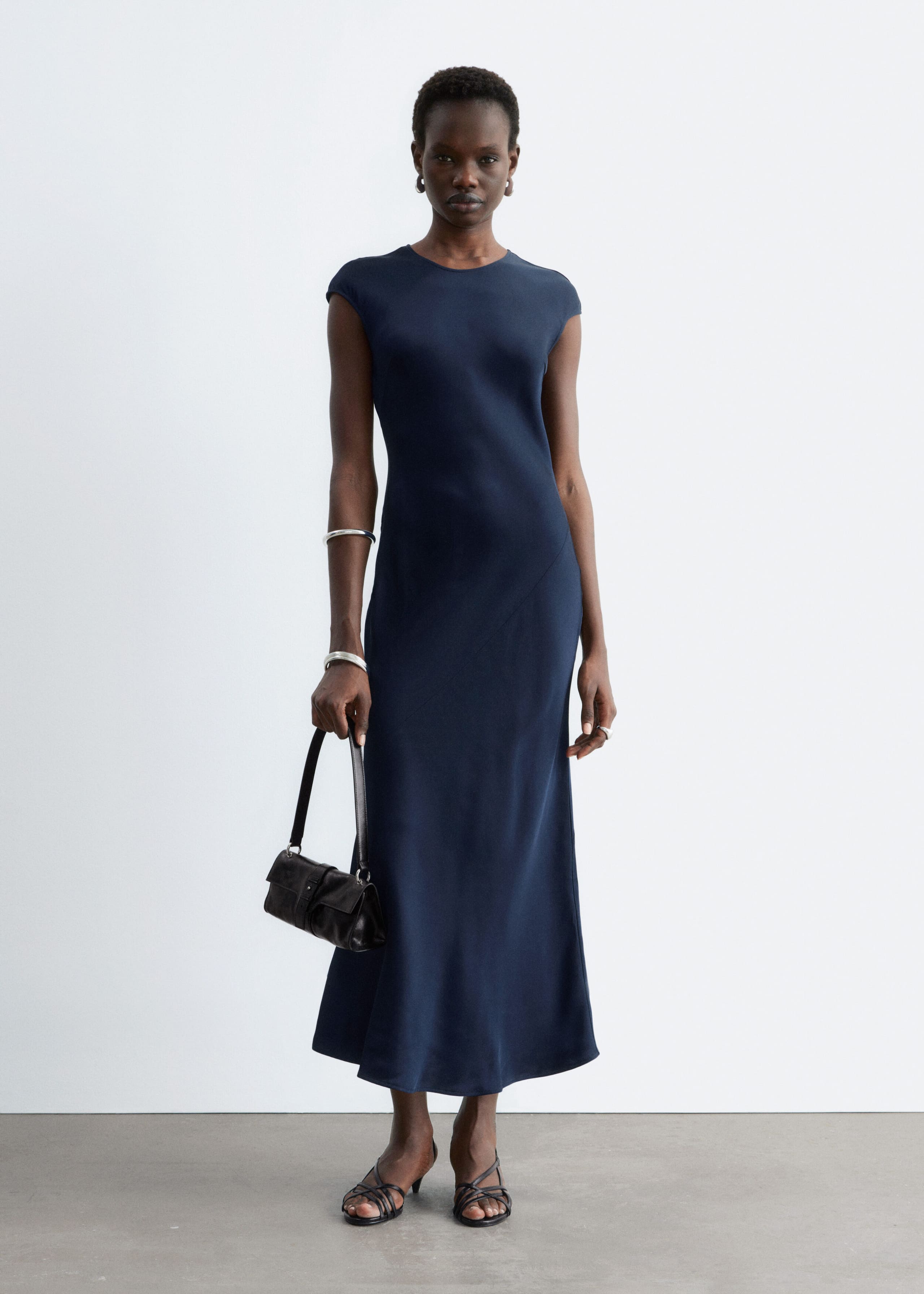 Robe longue ajustée en satin - Marron Clair - Lookbook