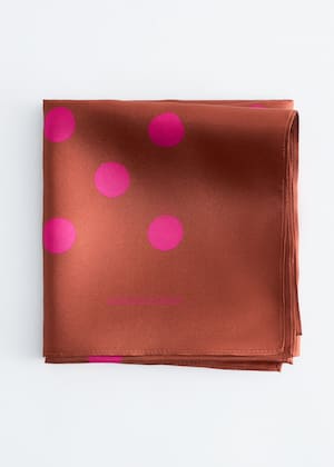Brun/rosa prickar