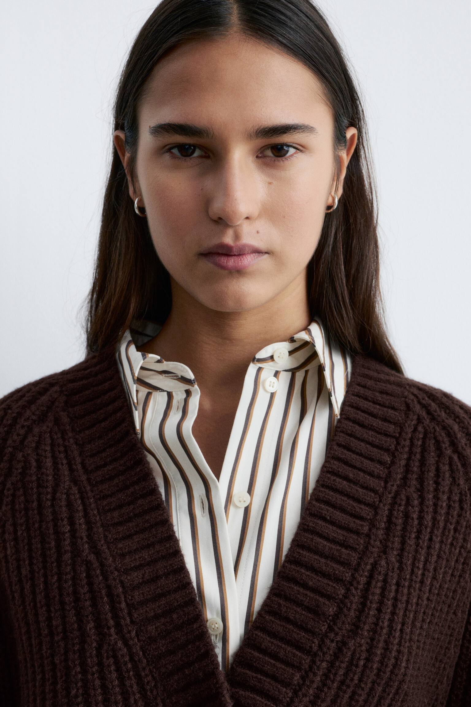 Kraftig ribstrikket cardigan - Mørkebrun/Blåmeleret - 6