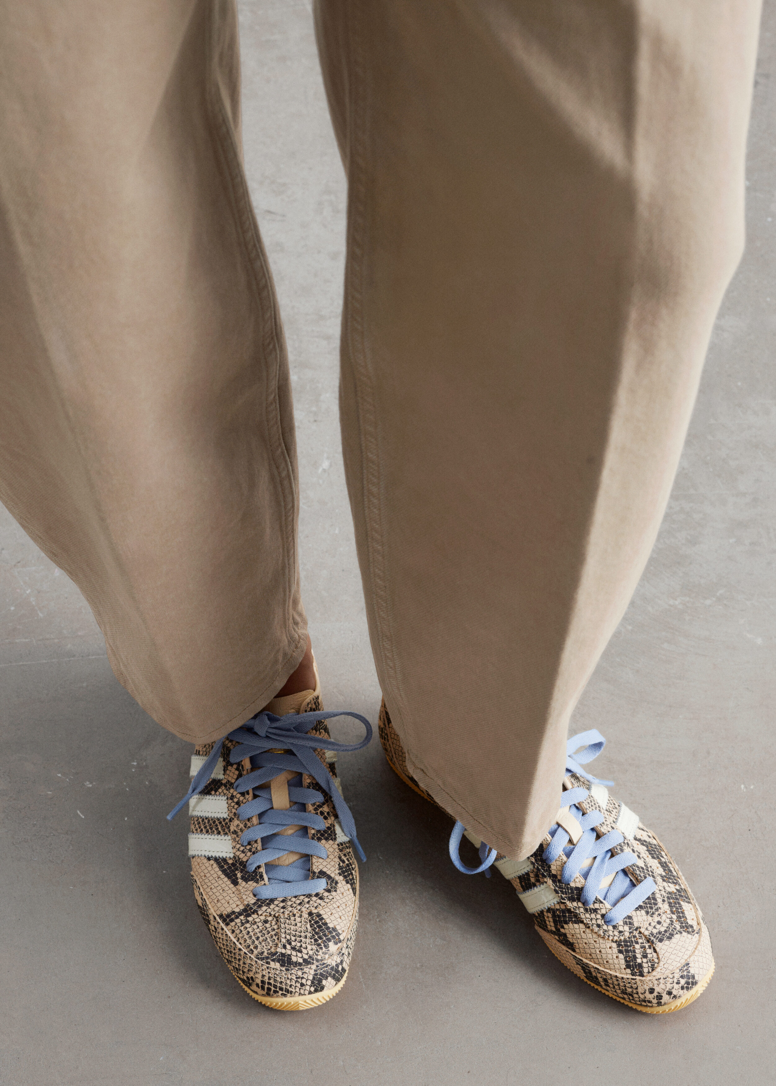 ヴィンテージ　プフ　zarabiadeco adidas Originals Japan Decon Sneakers - Beige/Faux Snake - & Other