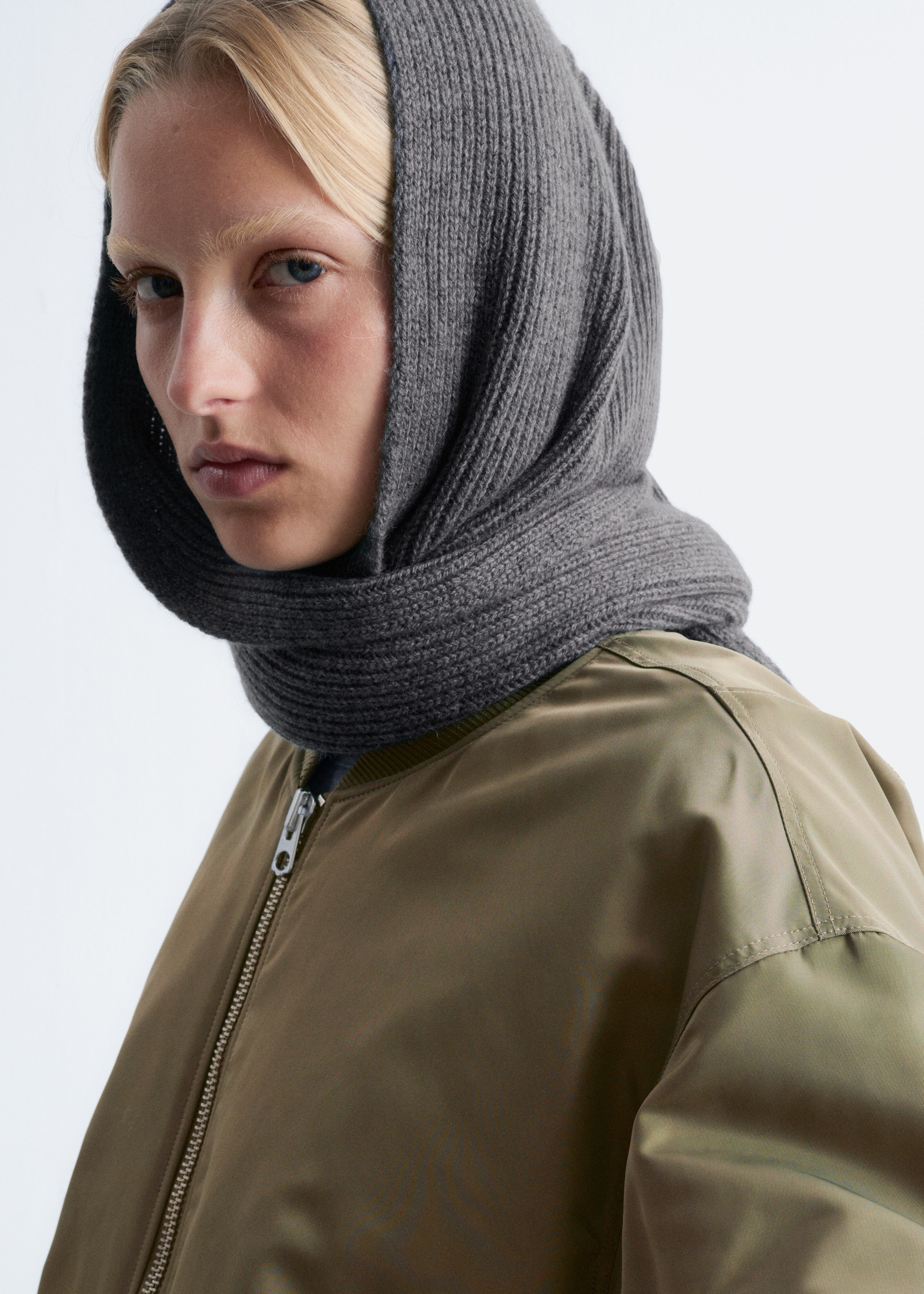 Hooded Wool Scarf - Kámen/Černá