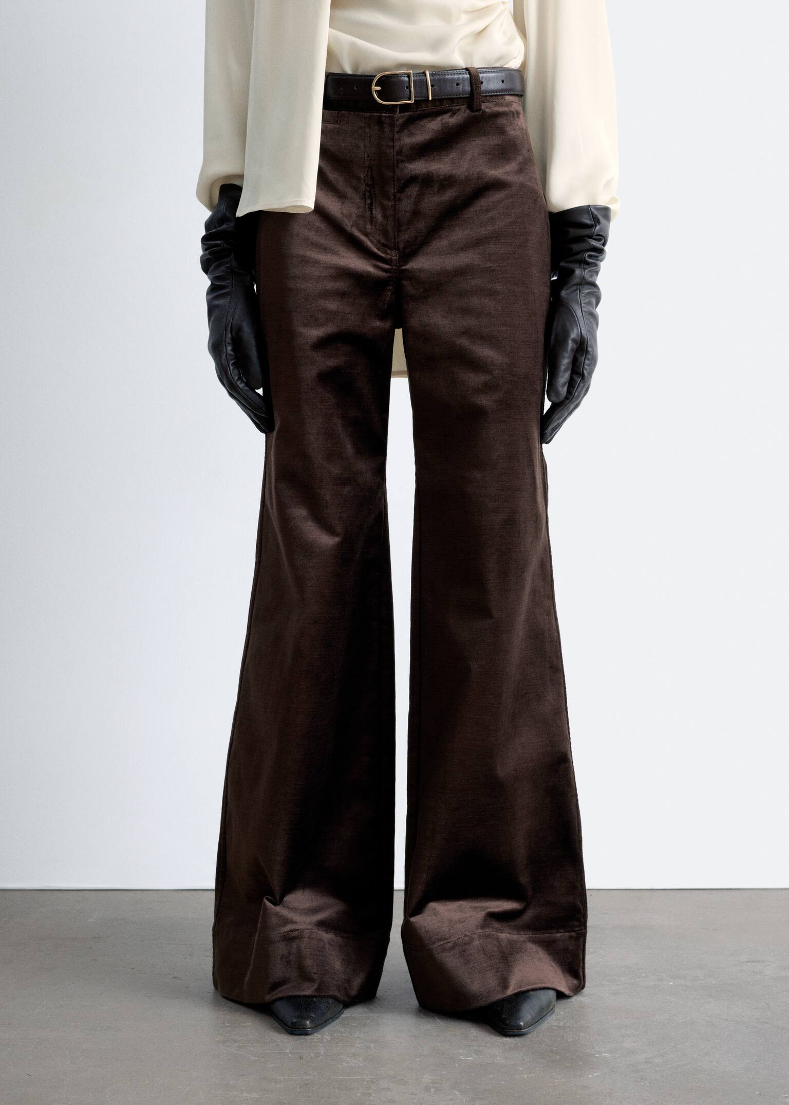 Pantaloni evazați din catifea - Maro închis/Negru - 4