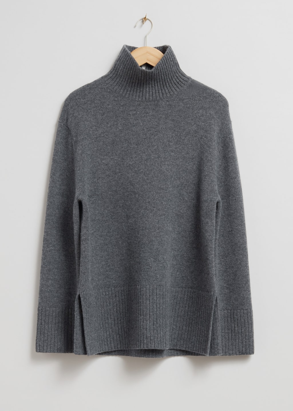 Jersey de lana de cuello alto y corte holgado