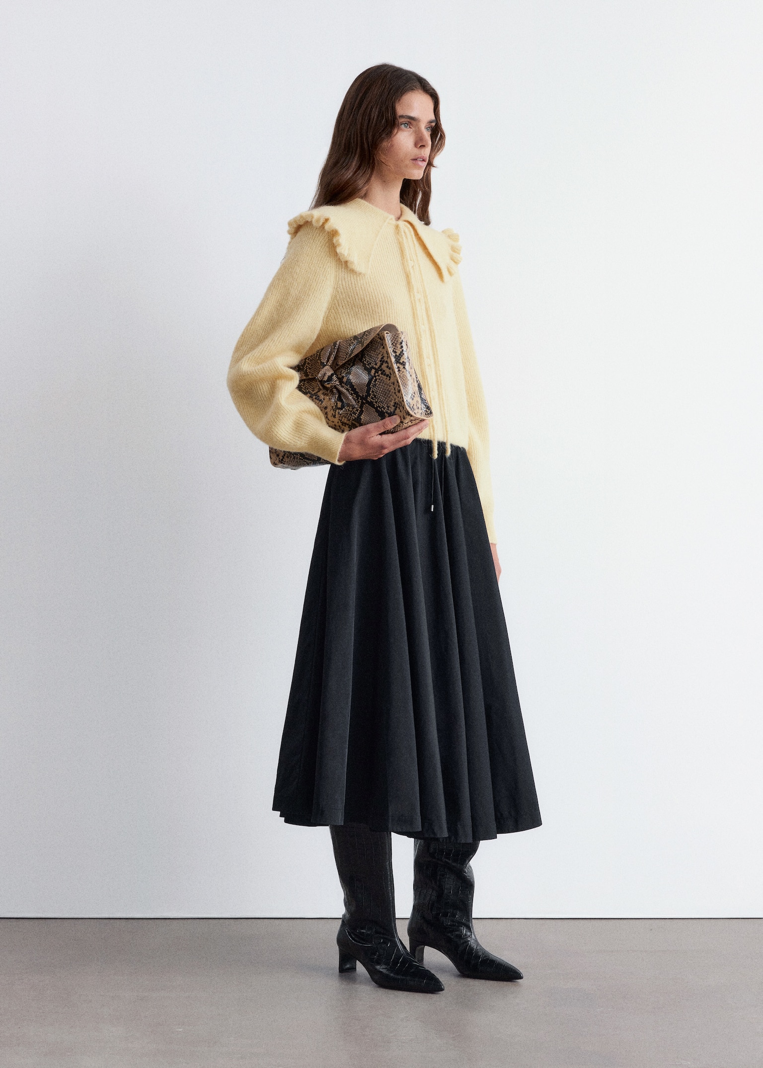 Peter Pan-collar Cardigan - Light Yellow - 3
