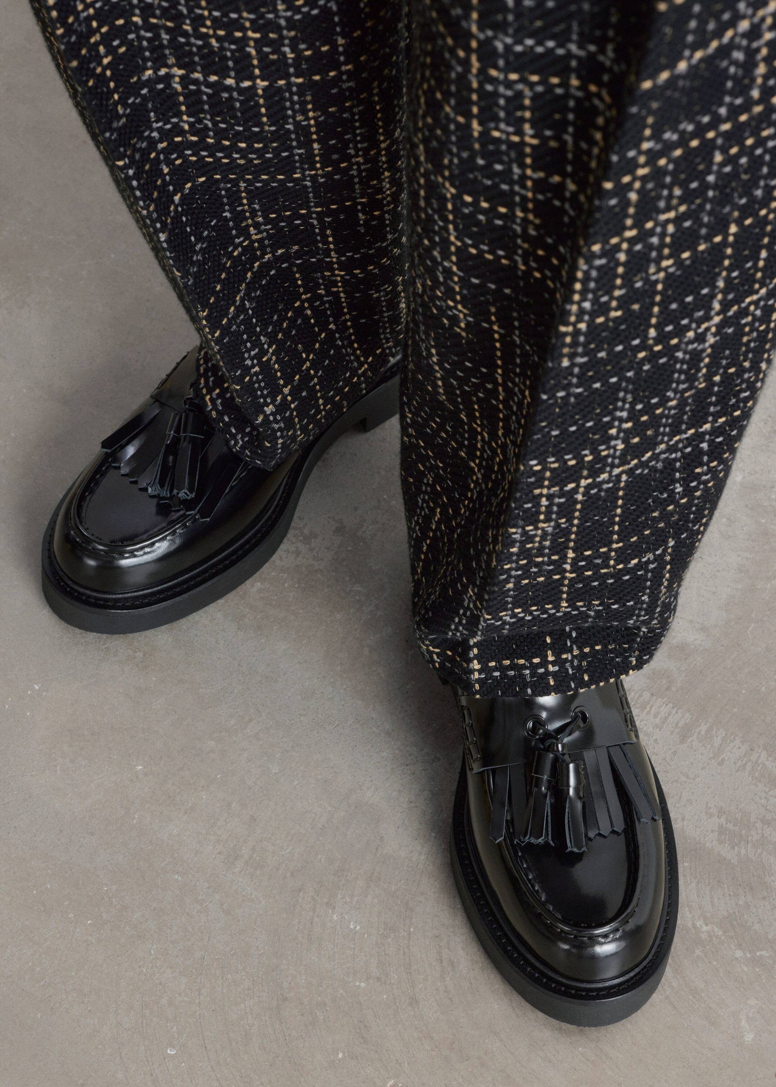 Fringle Leather Loafers - Black - Lookbook