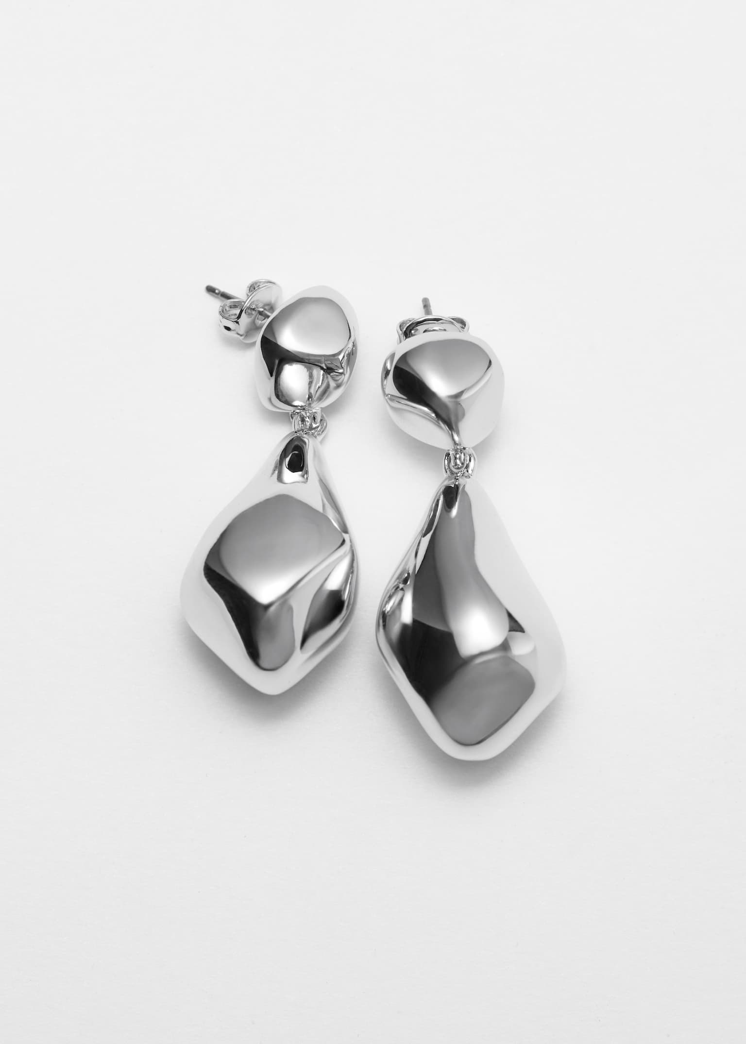 Ohrhänger in auffälliger Kieselsteinform - Silber