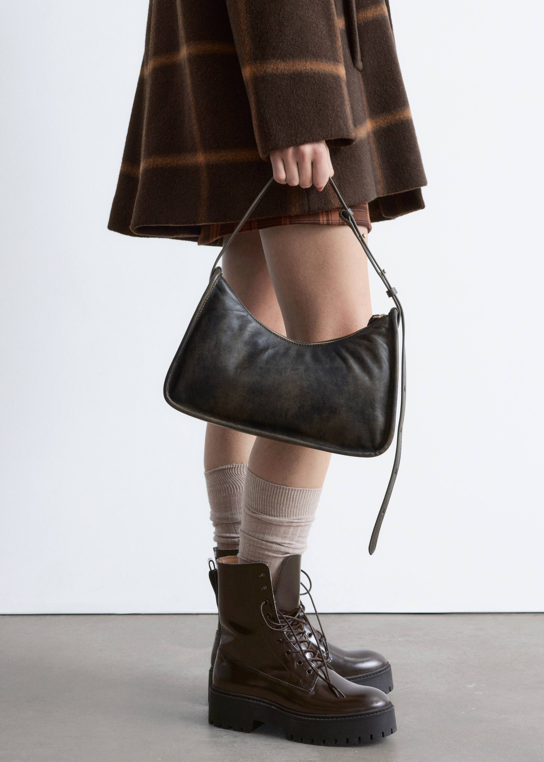 Größeres Bild ansehen: Schultertasche aus Leder - Braun - Ladies | H&M DE 1