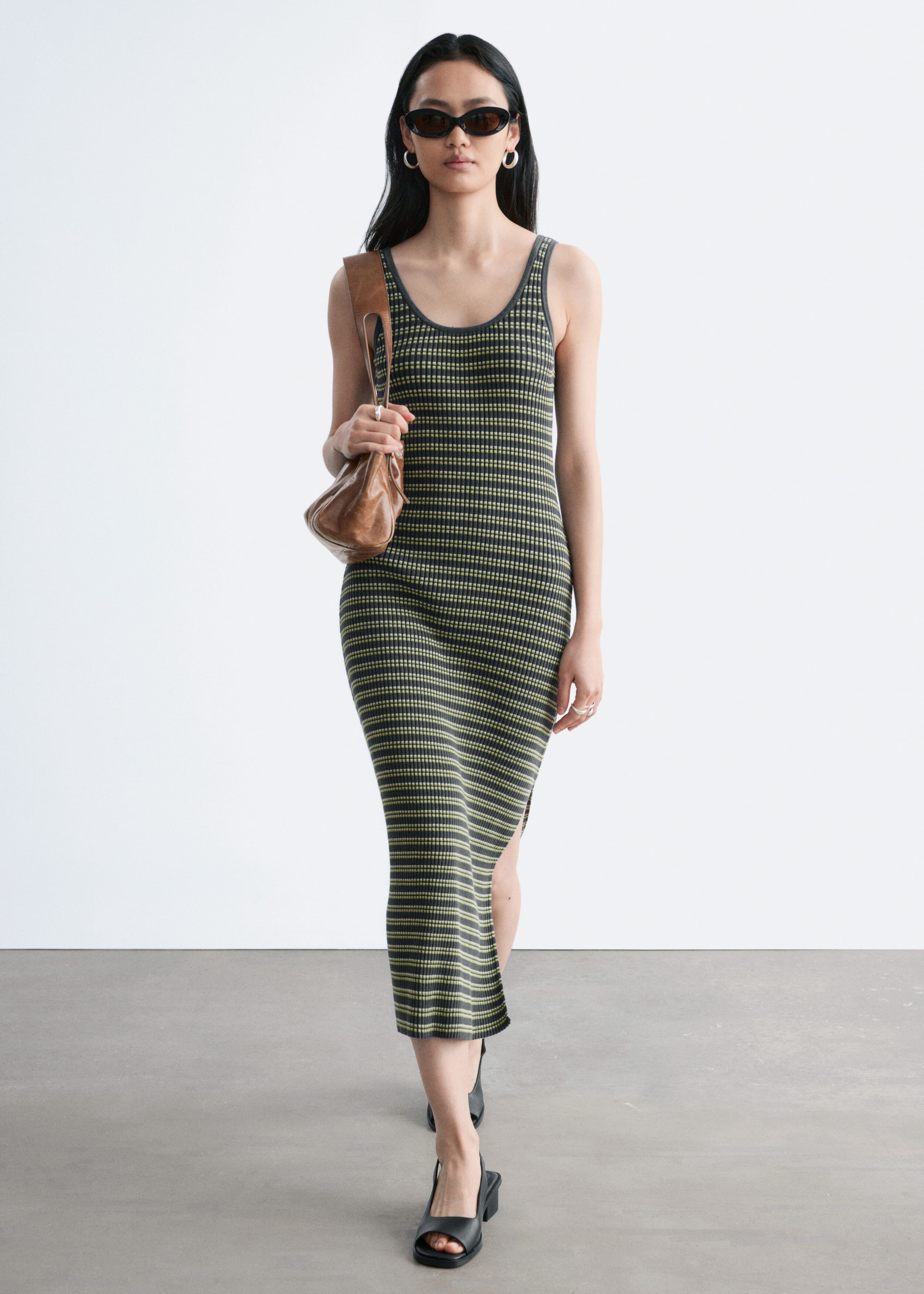 Image of Abito midi in maglia a coste a righe