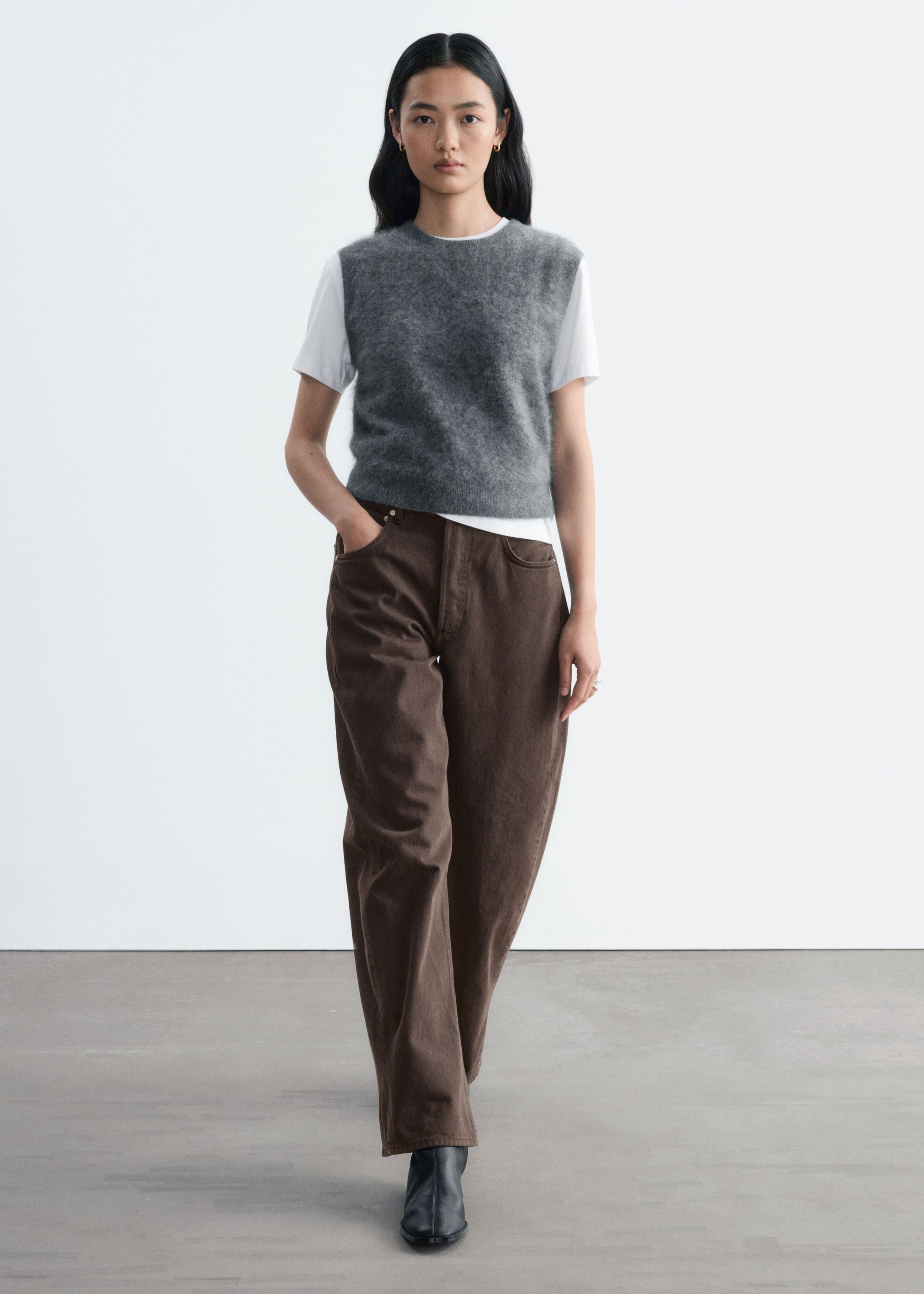 Brushed Cashmere Vest - Grey - Lookbook