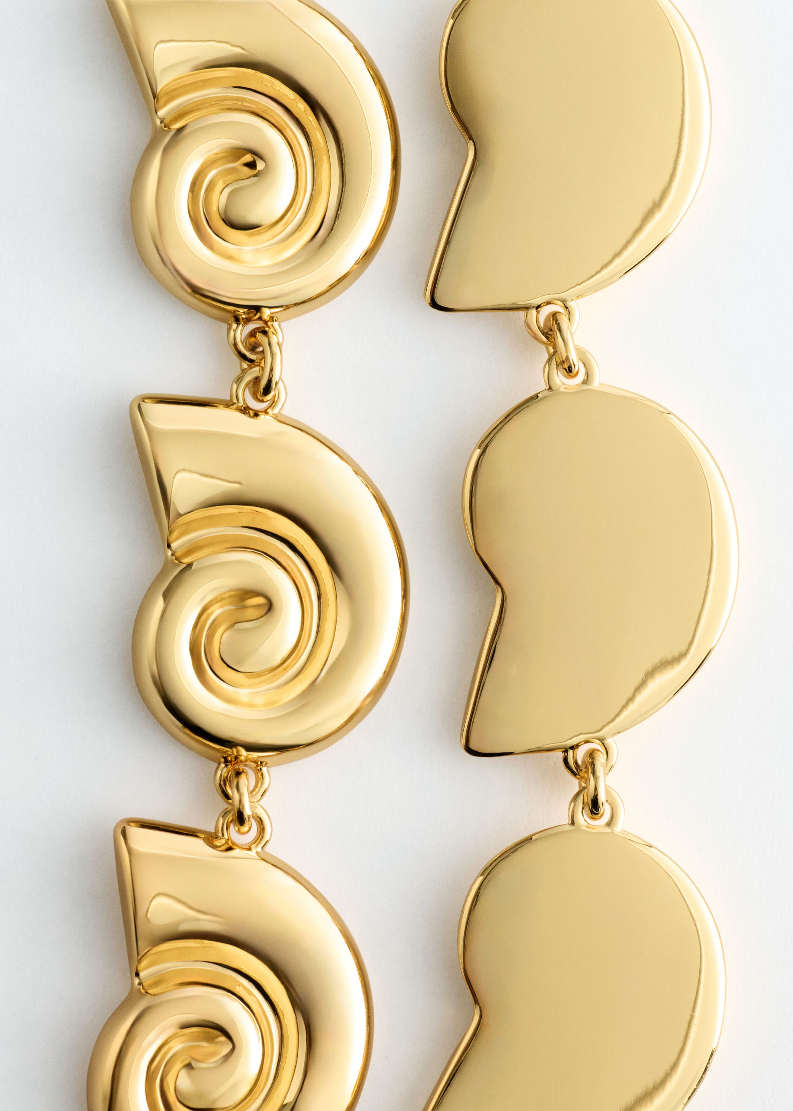 Shell Necklace - {{variantName}} - Descriptive Detail