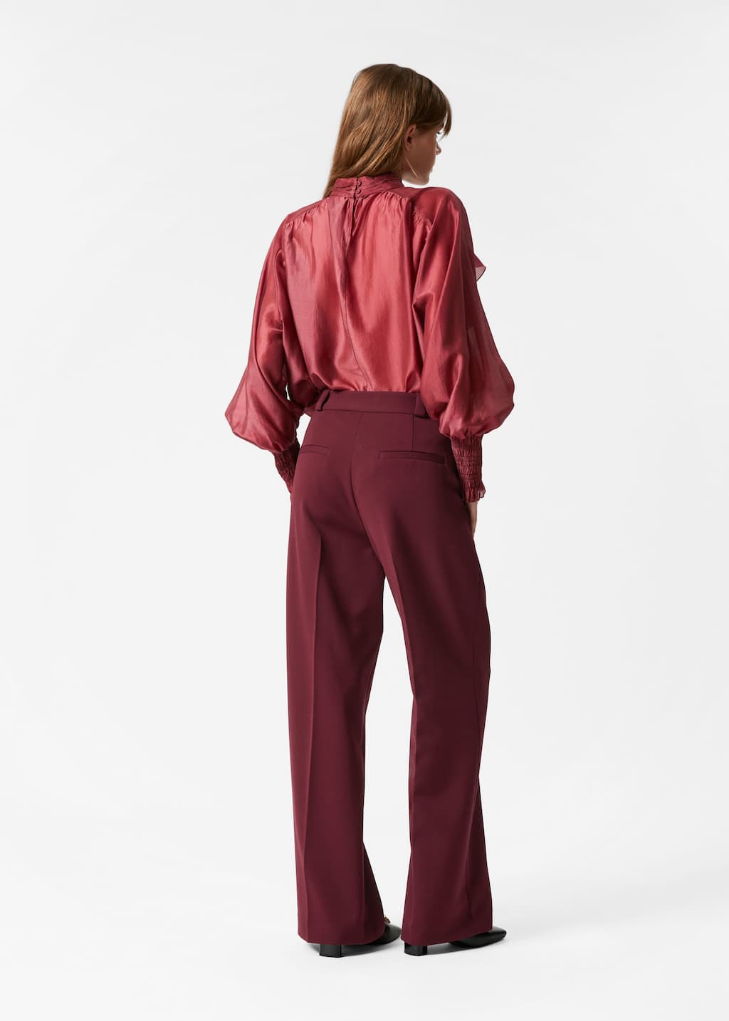 Pantaloni ampi con pieghe pressate - Crema - Lookbook