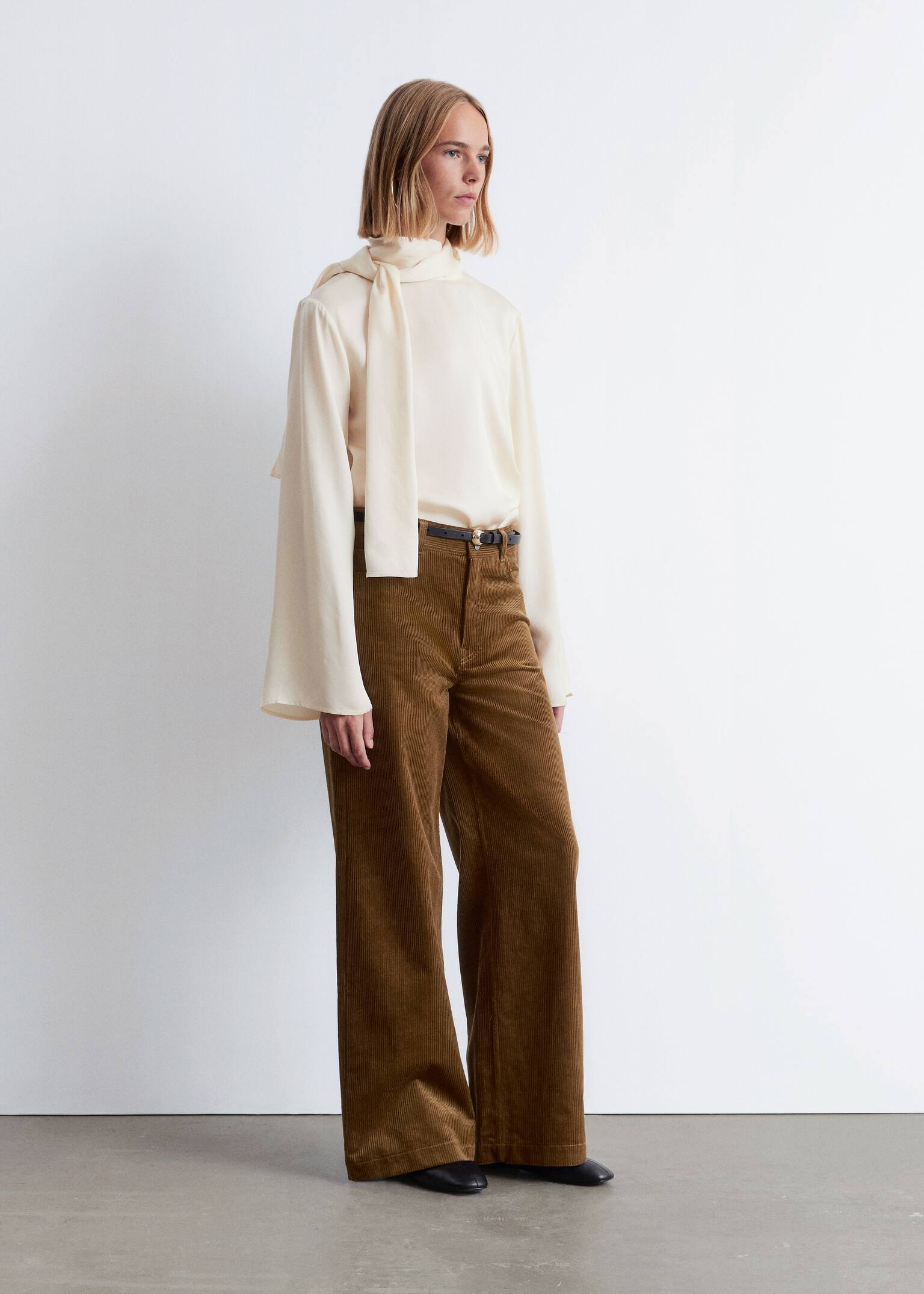 Cordhose mit weitem Bein - Mittelbraun/Dunkelrot/Dunkelbraun/Graubraun/Creme - 3